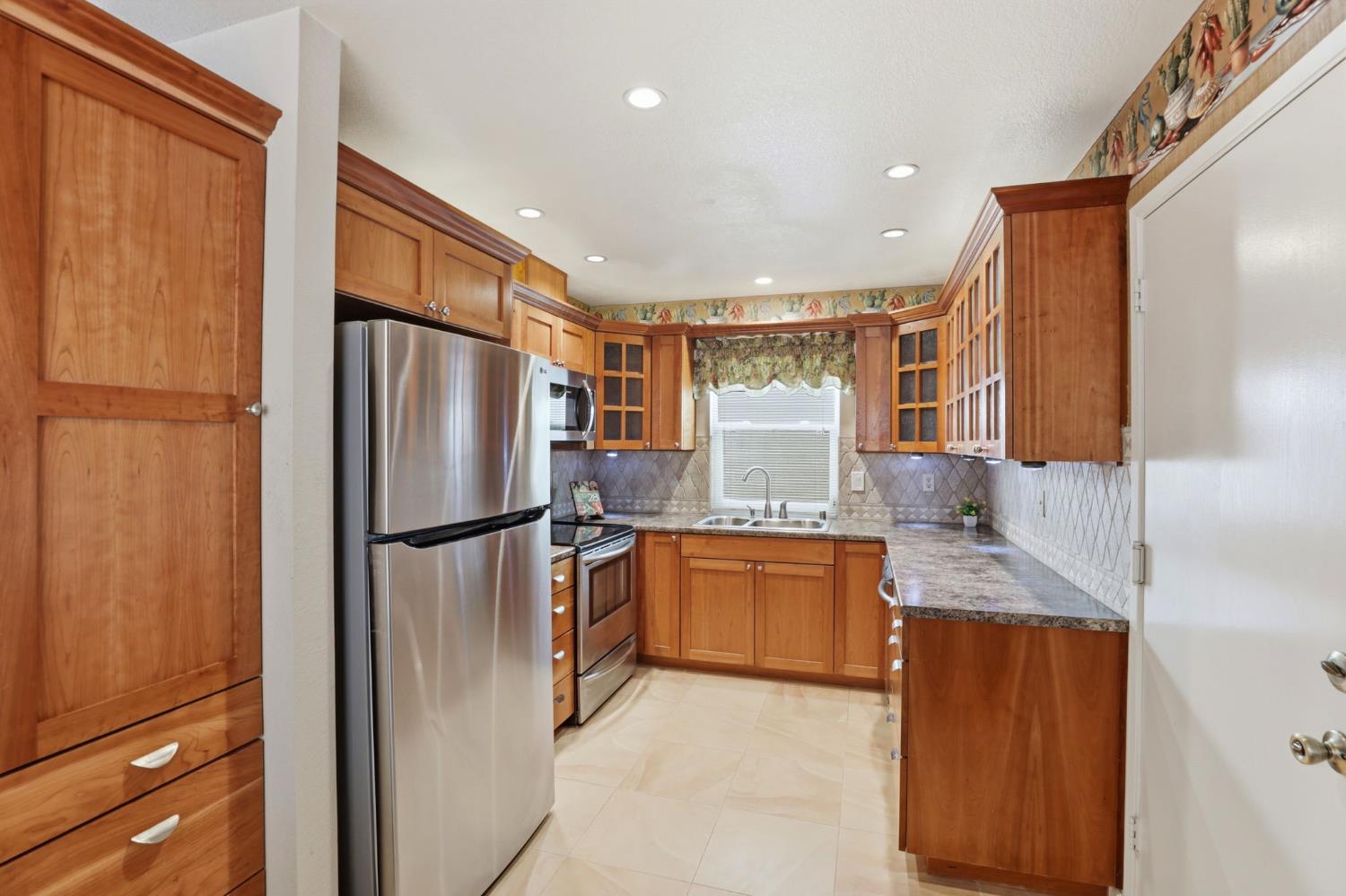 7526 Sunfaire Lane