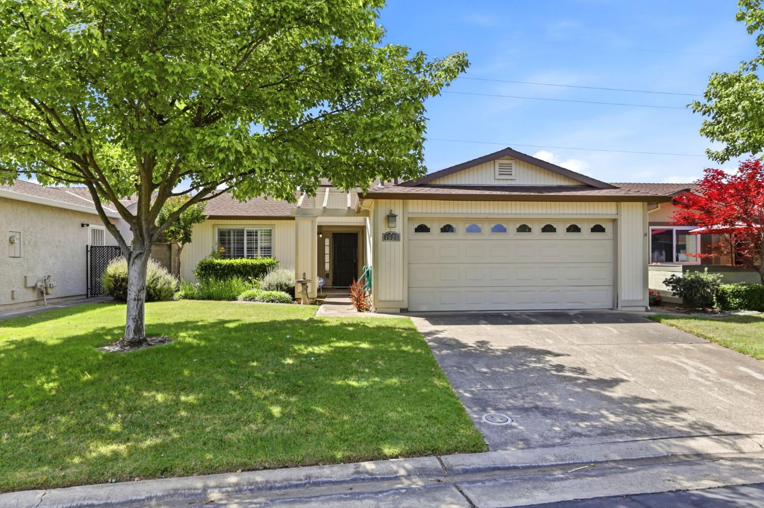 7526 Sunfaire Lane