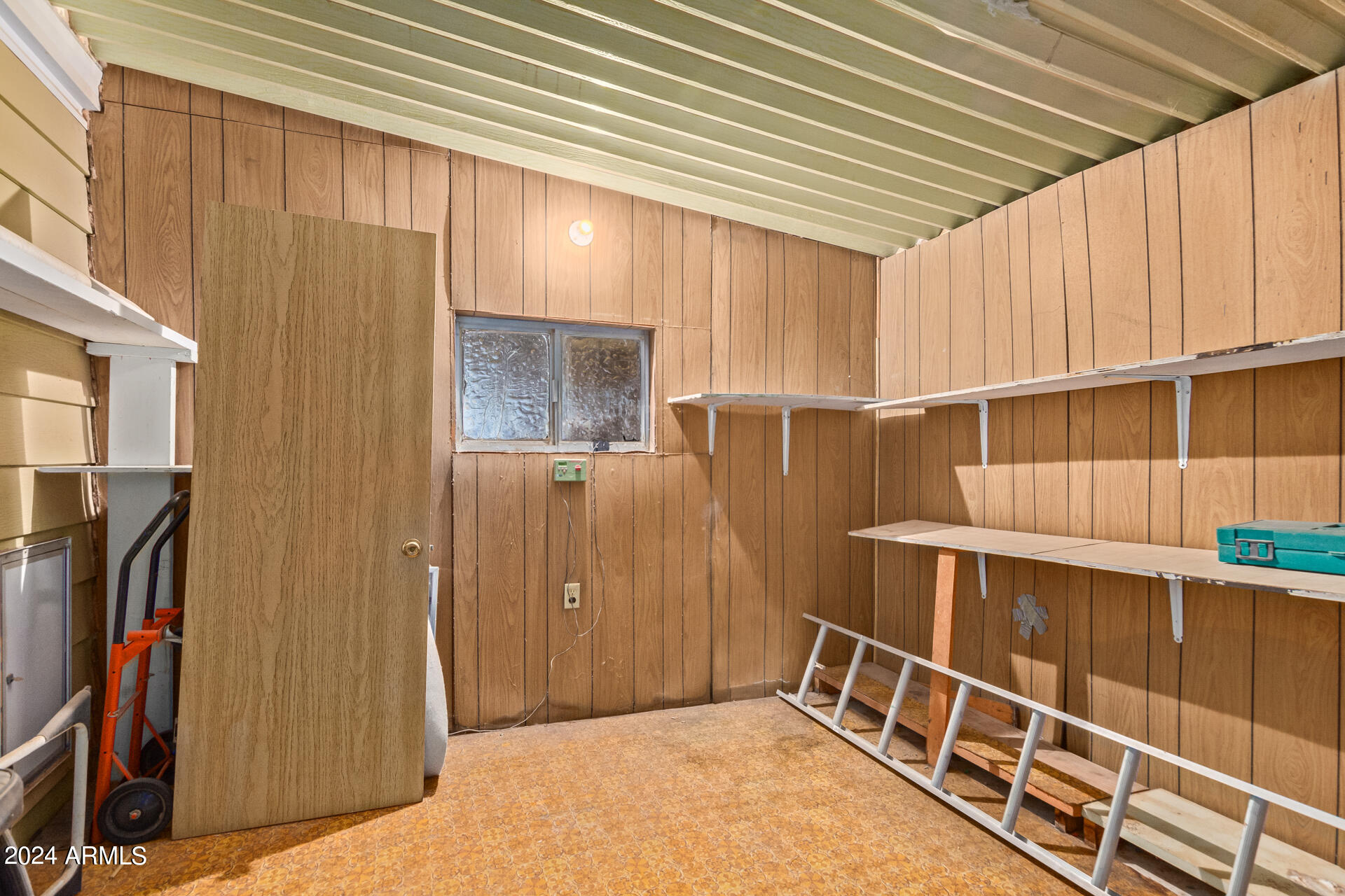 8821 E ILLINOIS Avenue