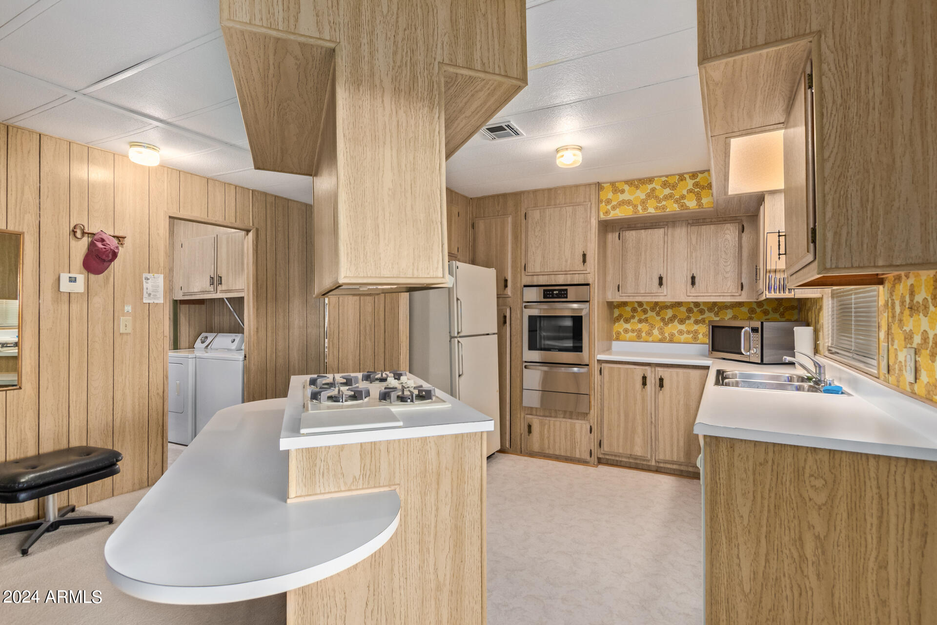 8821 E ILLINOIS Avenue