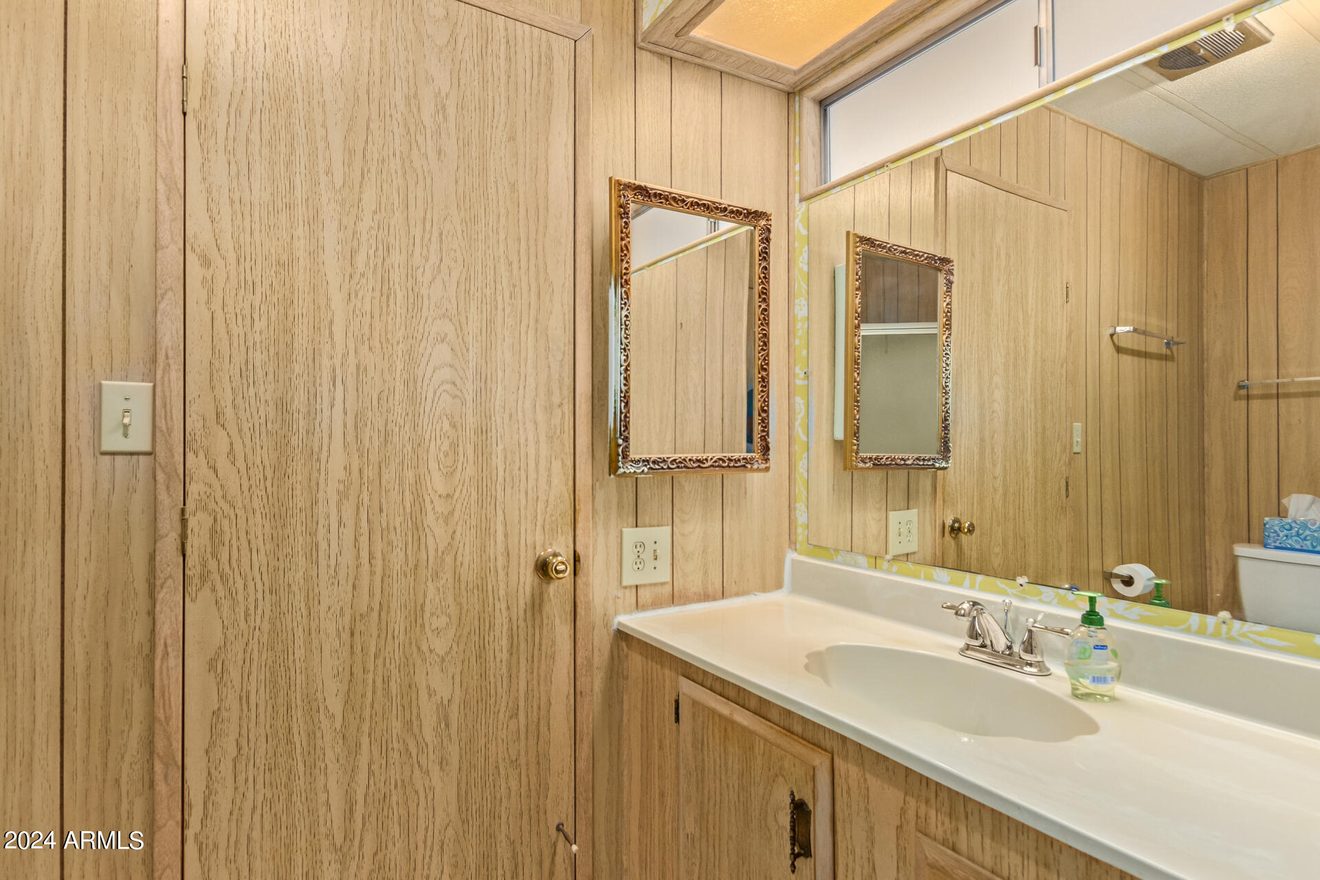 8821 E ILLINOIS Avenue