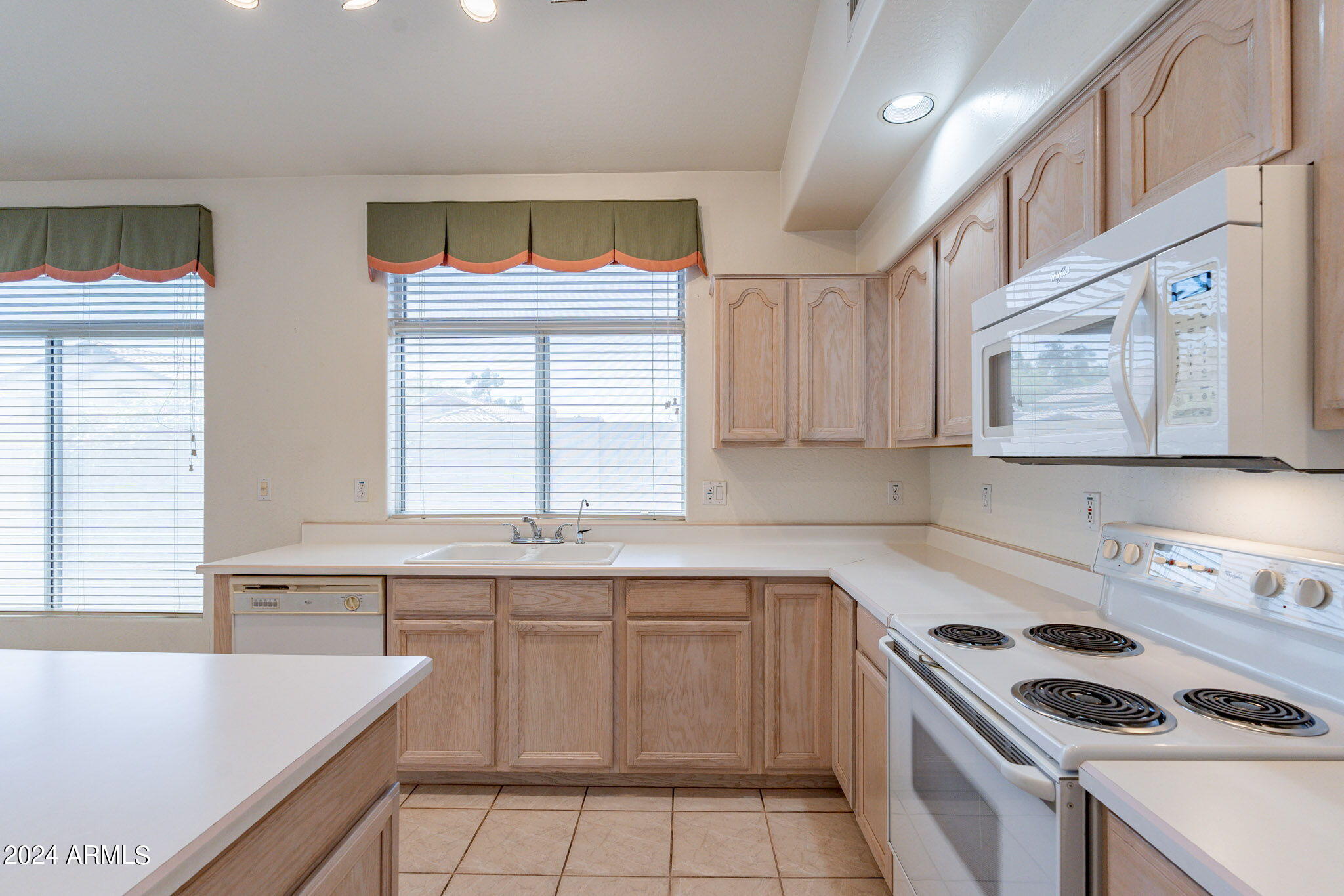 1225 E Presidio Road