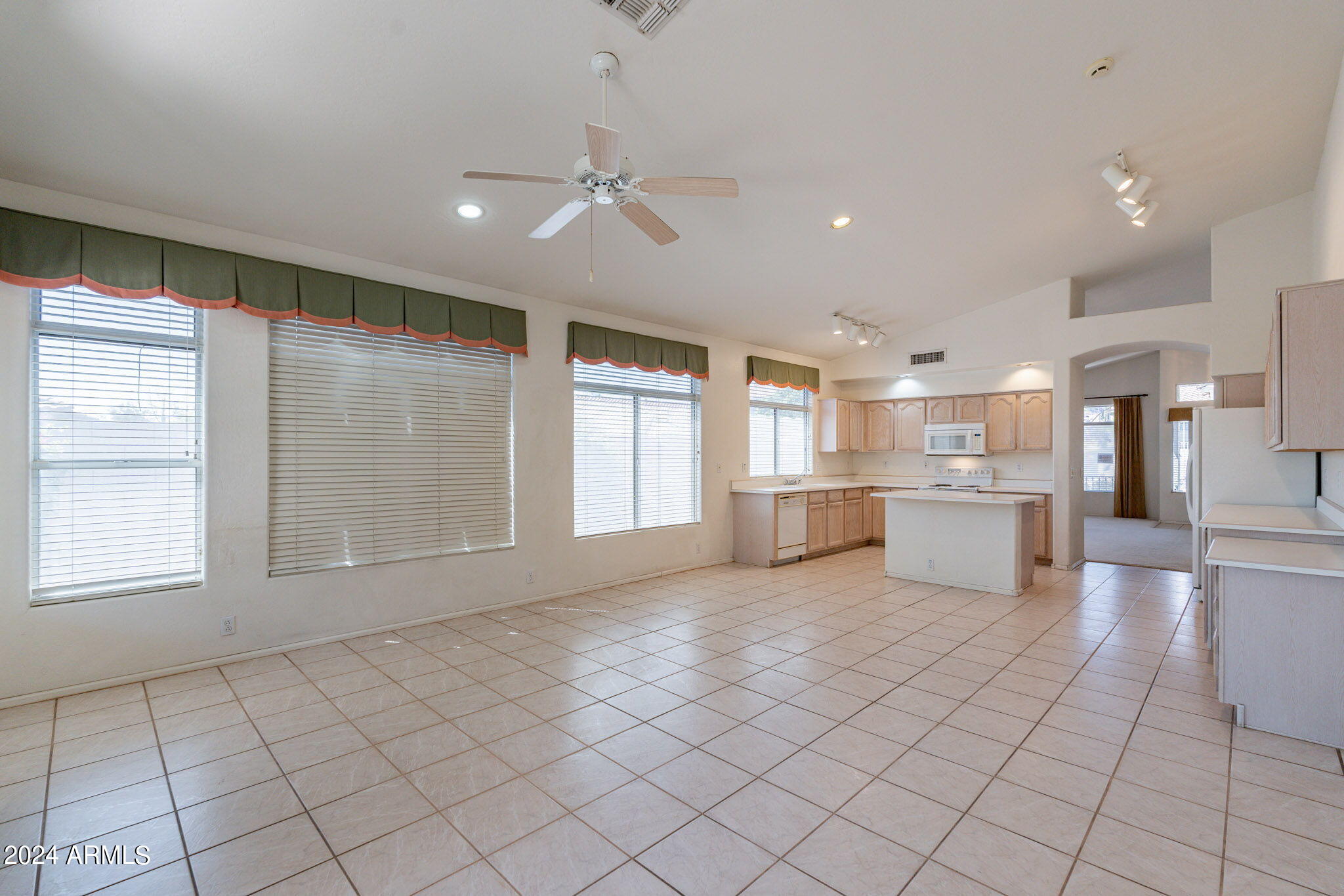 1225 E Presidio Road