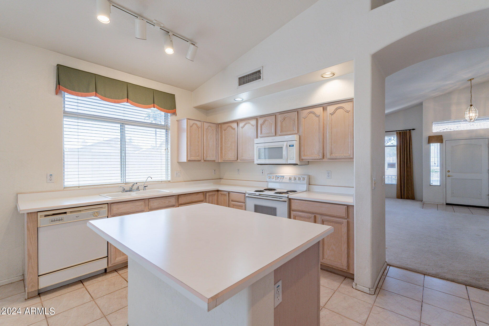 1225 E Presidio Road