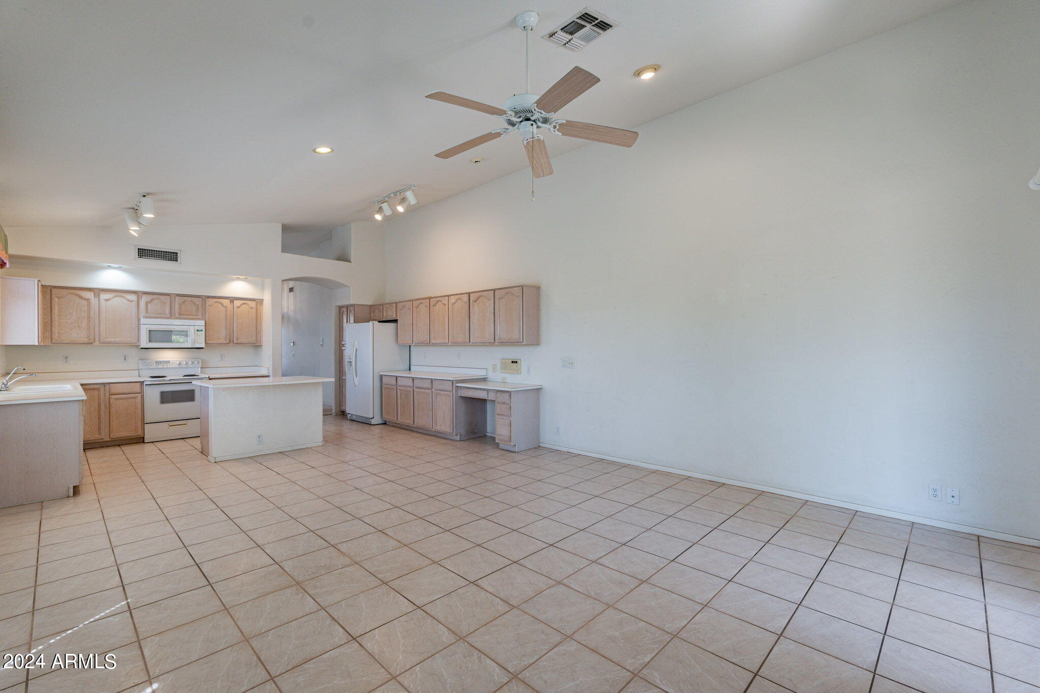 1225 E Presidio Road