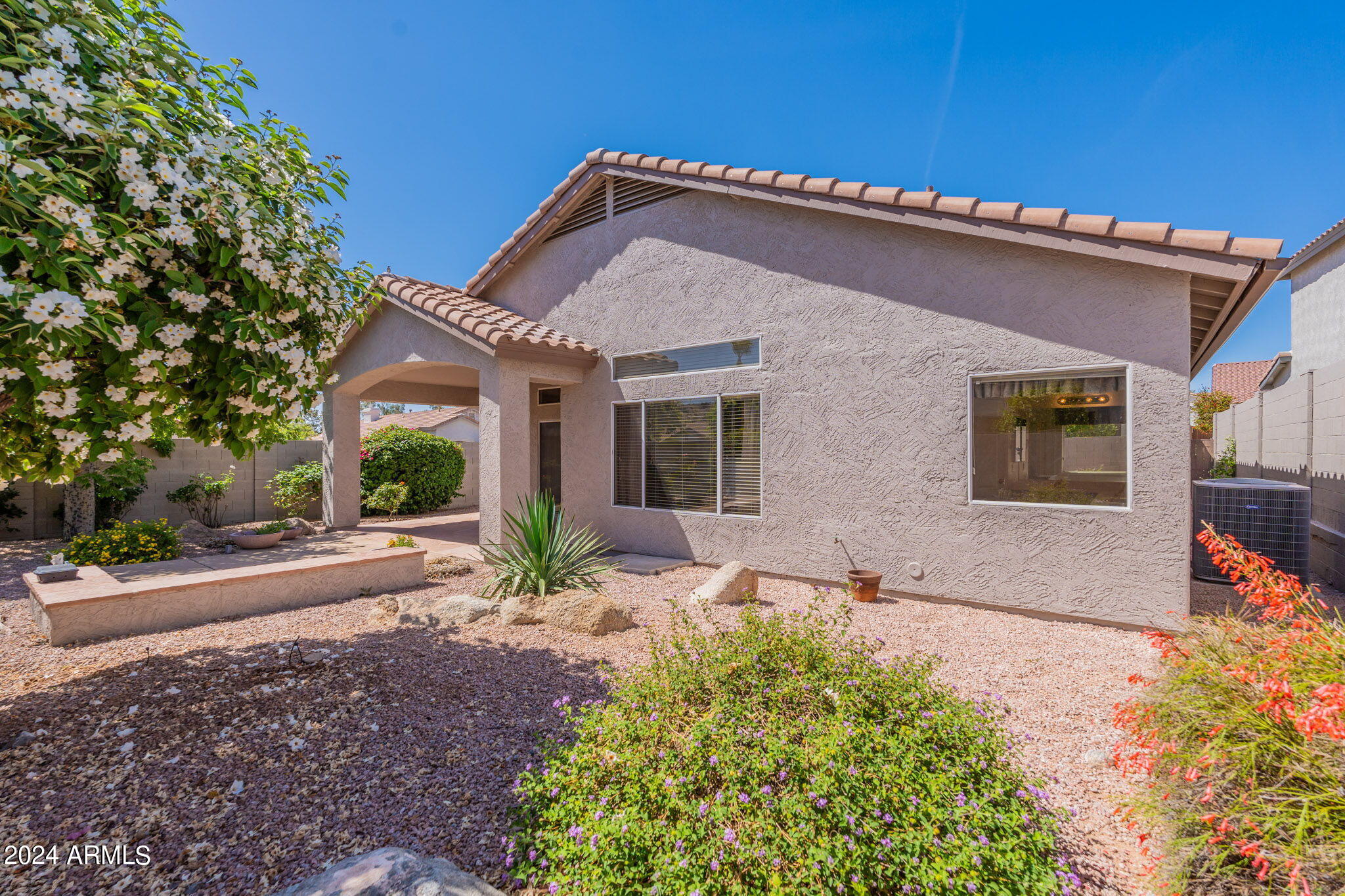 1225 E Presidio Road