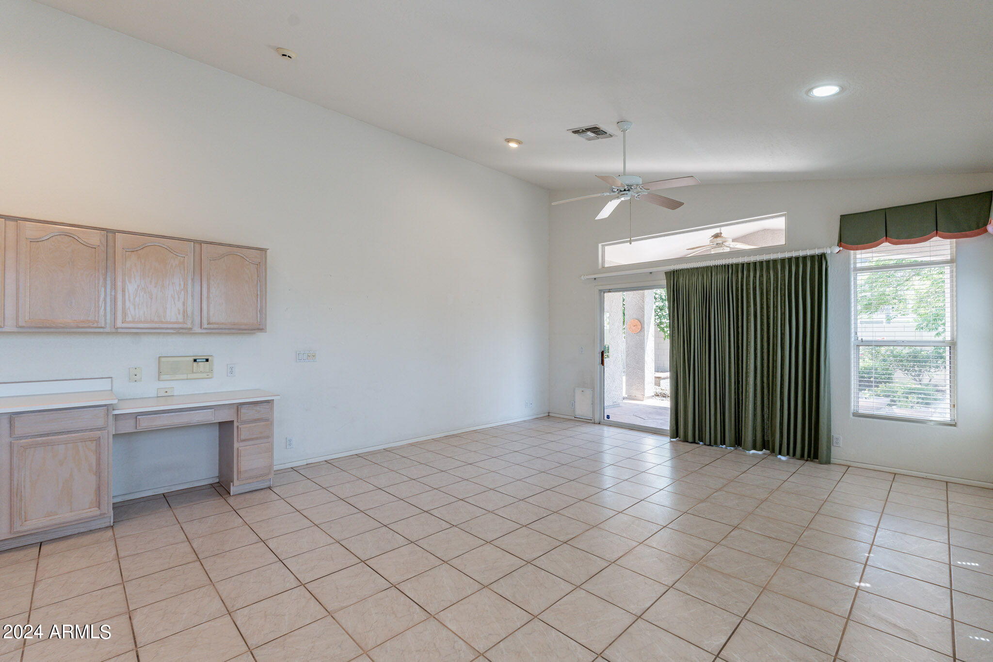 1225 E Presidio Road