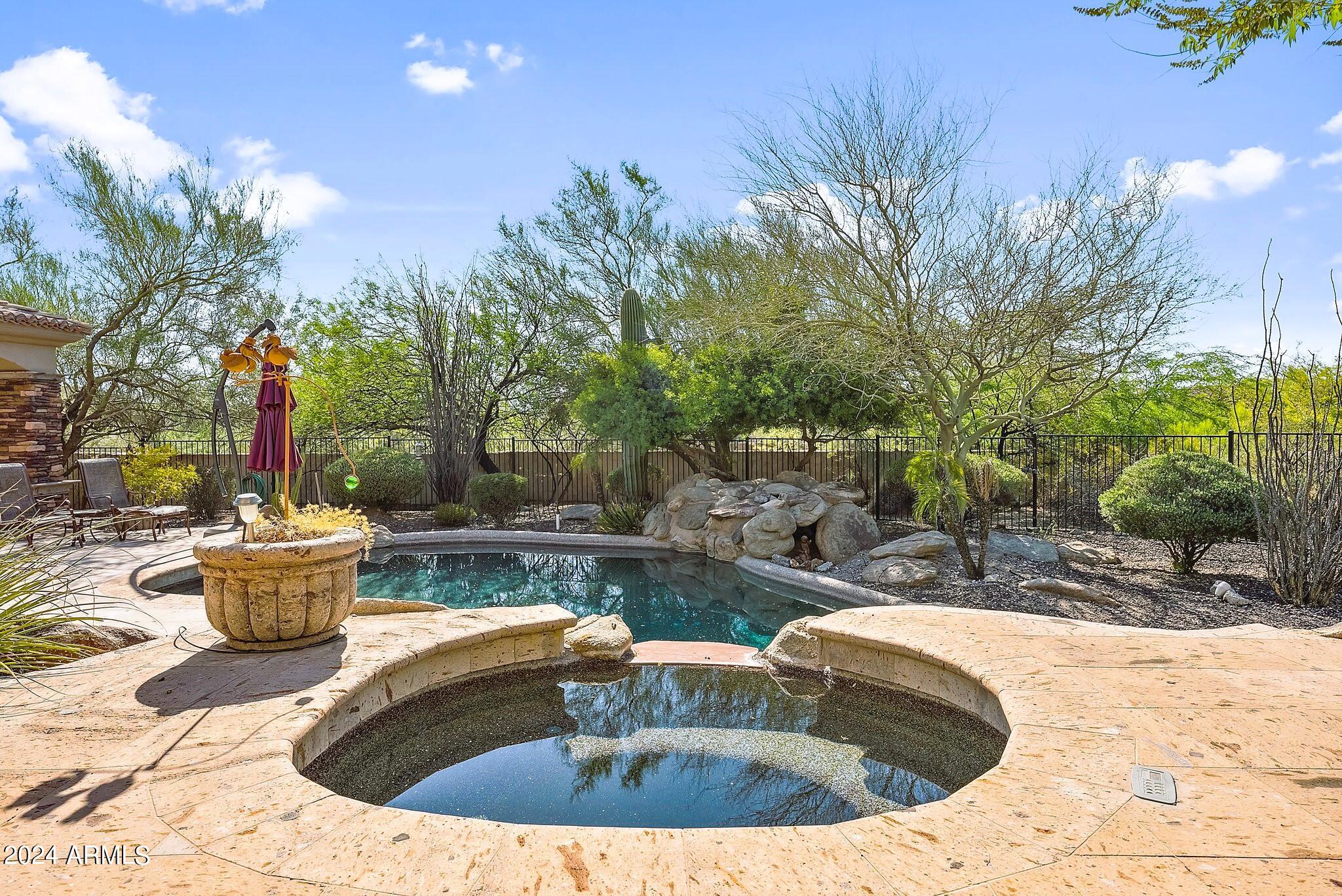 3914 N PINNACLE HILLS Circle