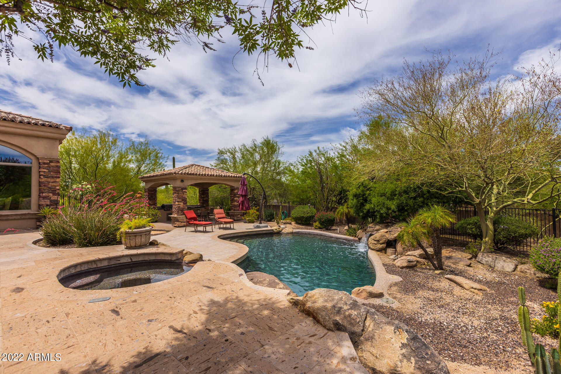 3914 N PINNACLE HILLS Circle