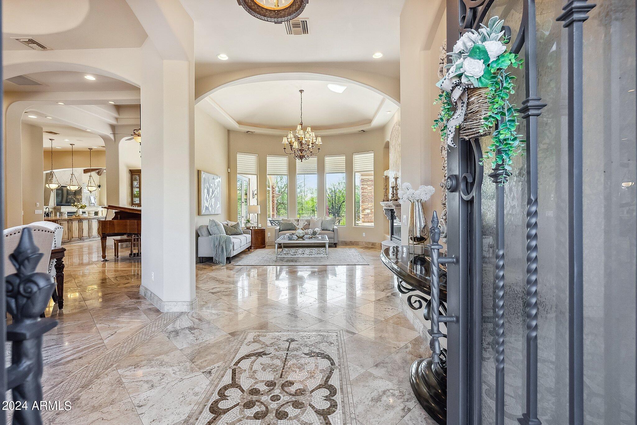 3914 N PINNACLE HILLS Circle
