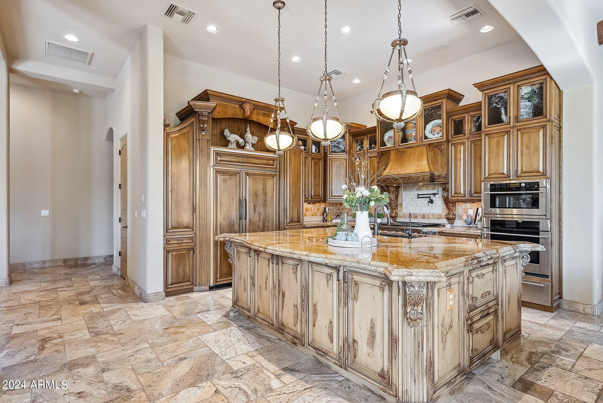 3914 N PINNACLE HILLS Circle