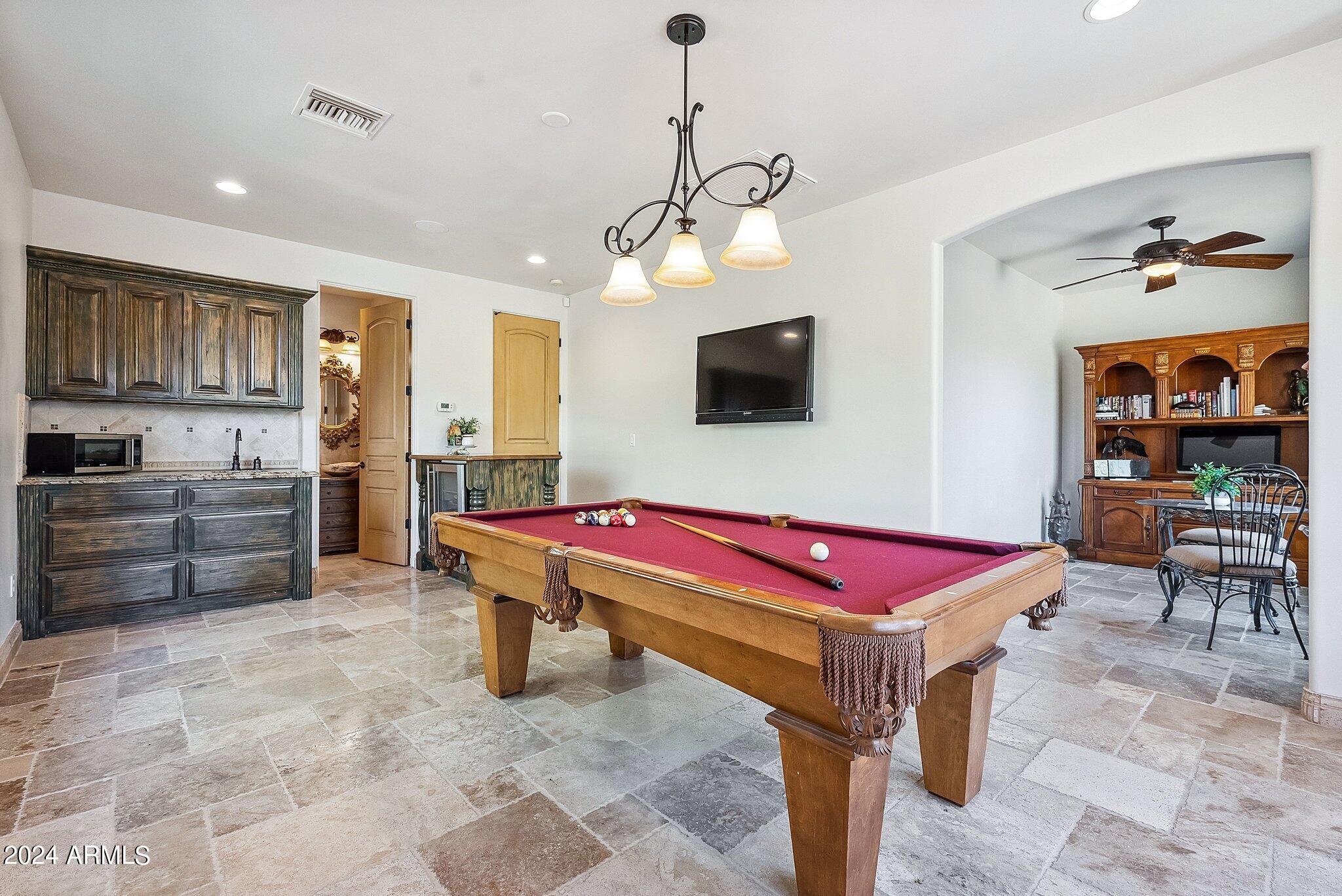 3914 N PINNACLE HILLS Circle