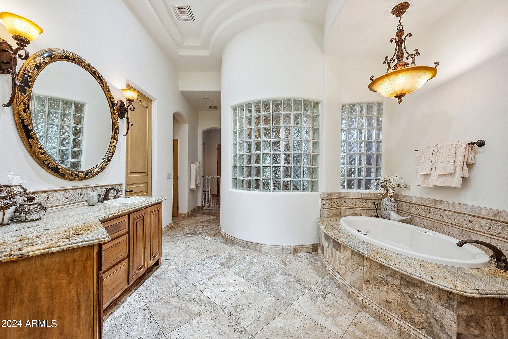 3914 N PINNACLE HILLS Circle