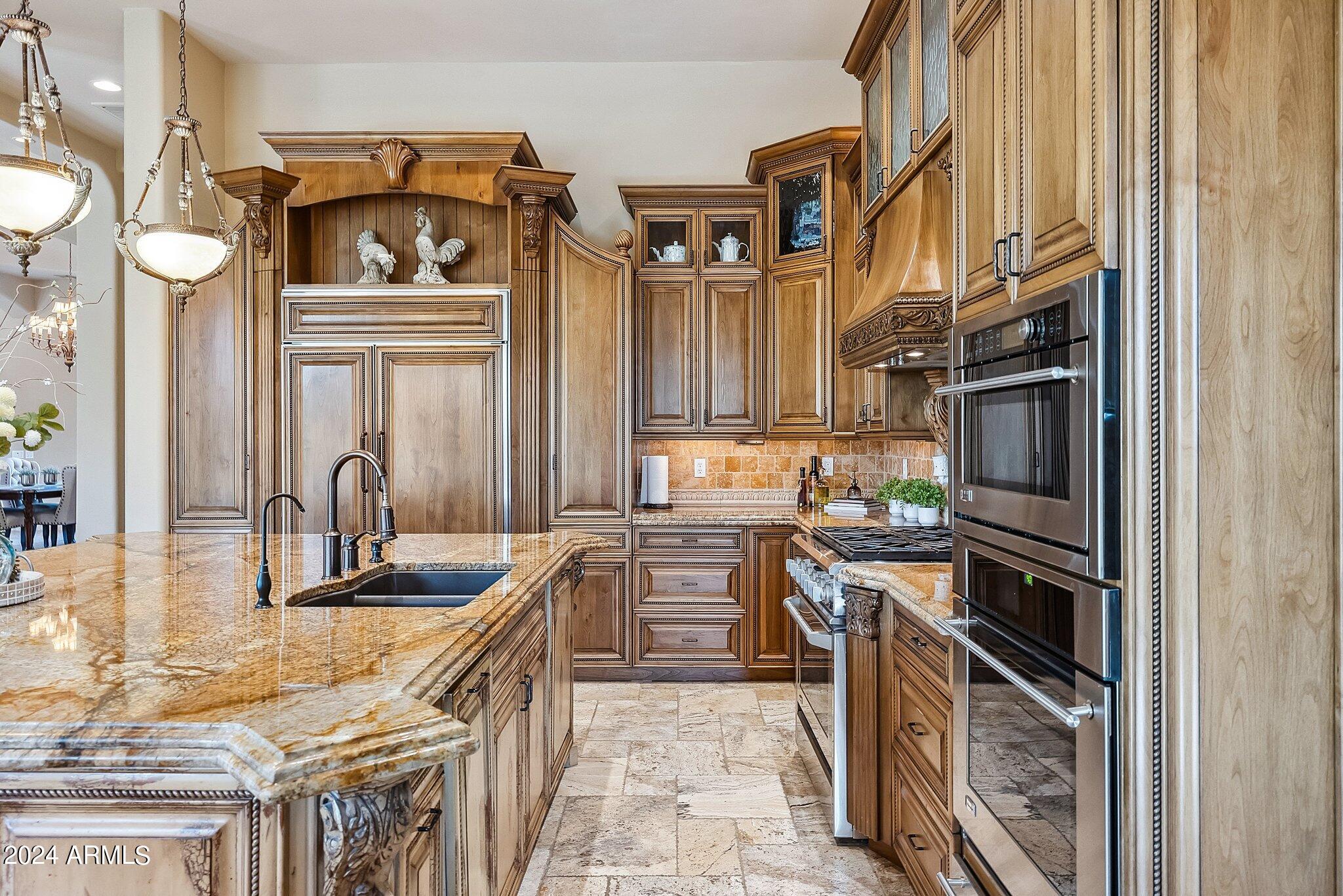 3914 N PINNACLE HILLS Circle