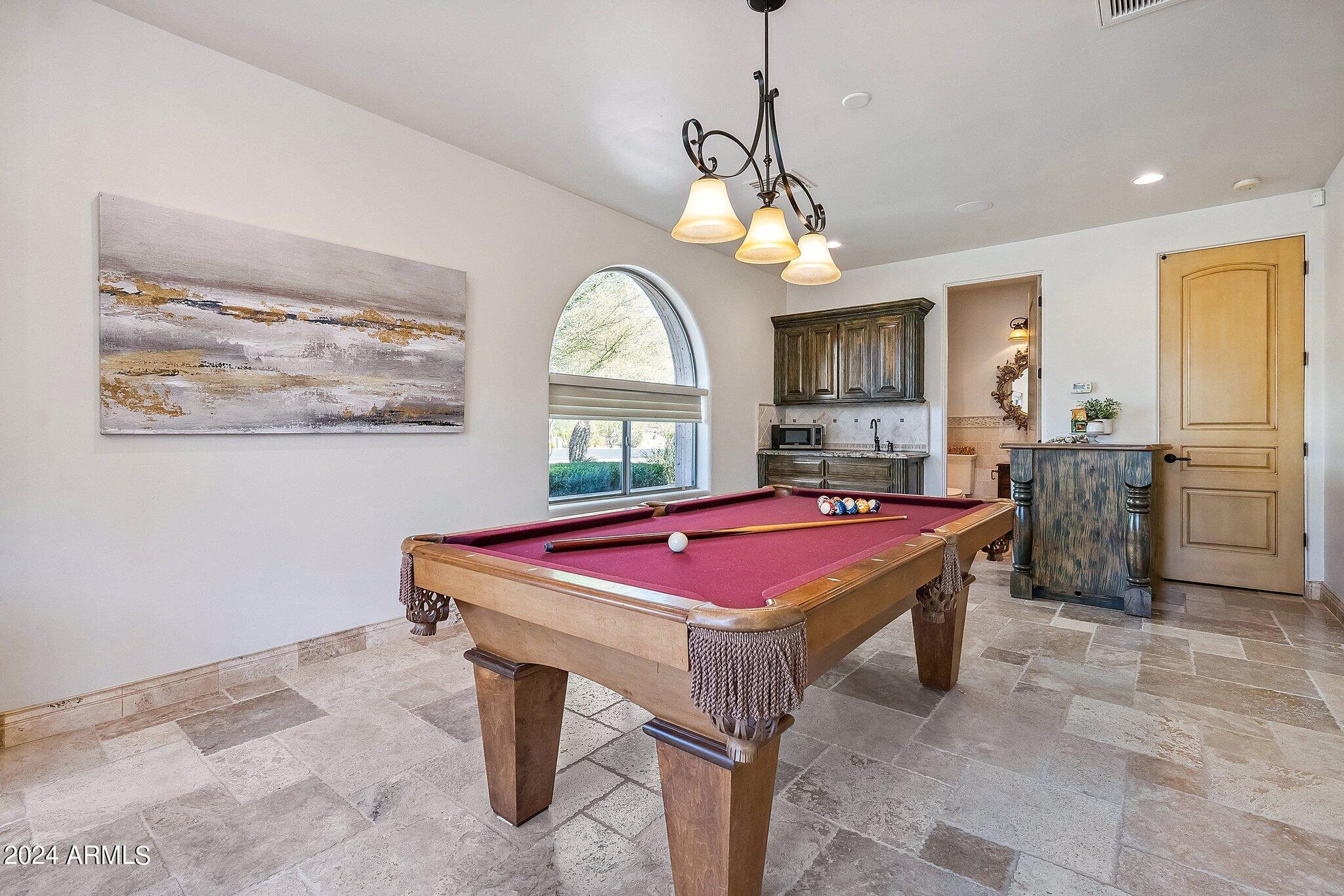 3914 N PINNACLE HILLS Circle