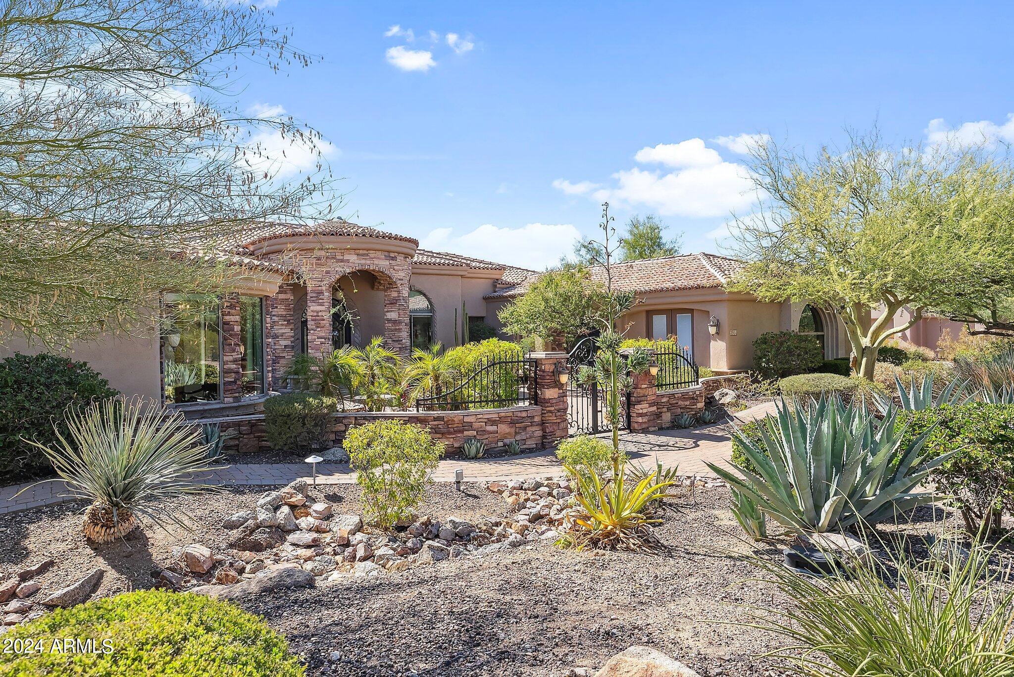 3914 N PINNACLE HILLS Circle