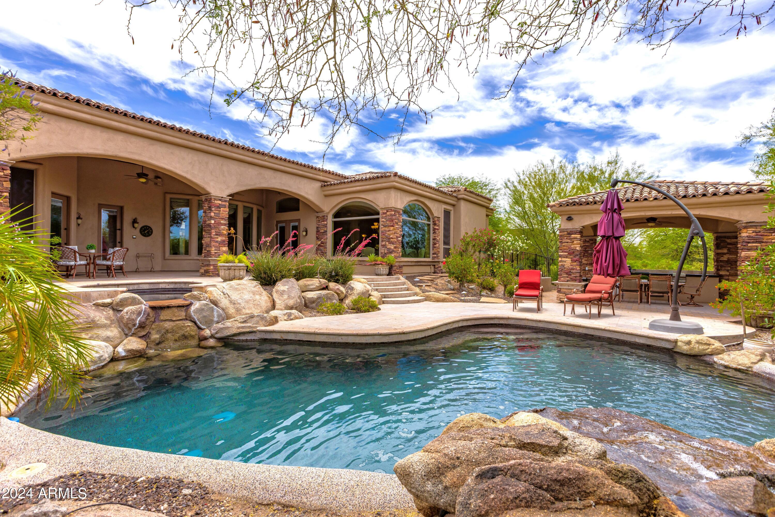 3914 N PINNACLE HILLS Circle