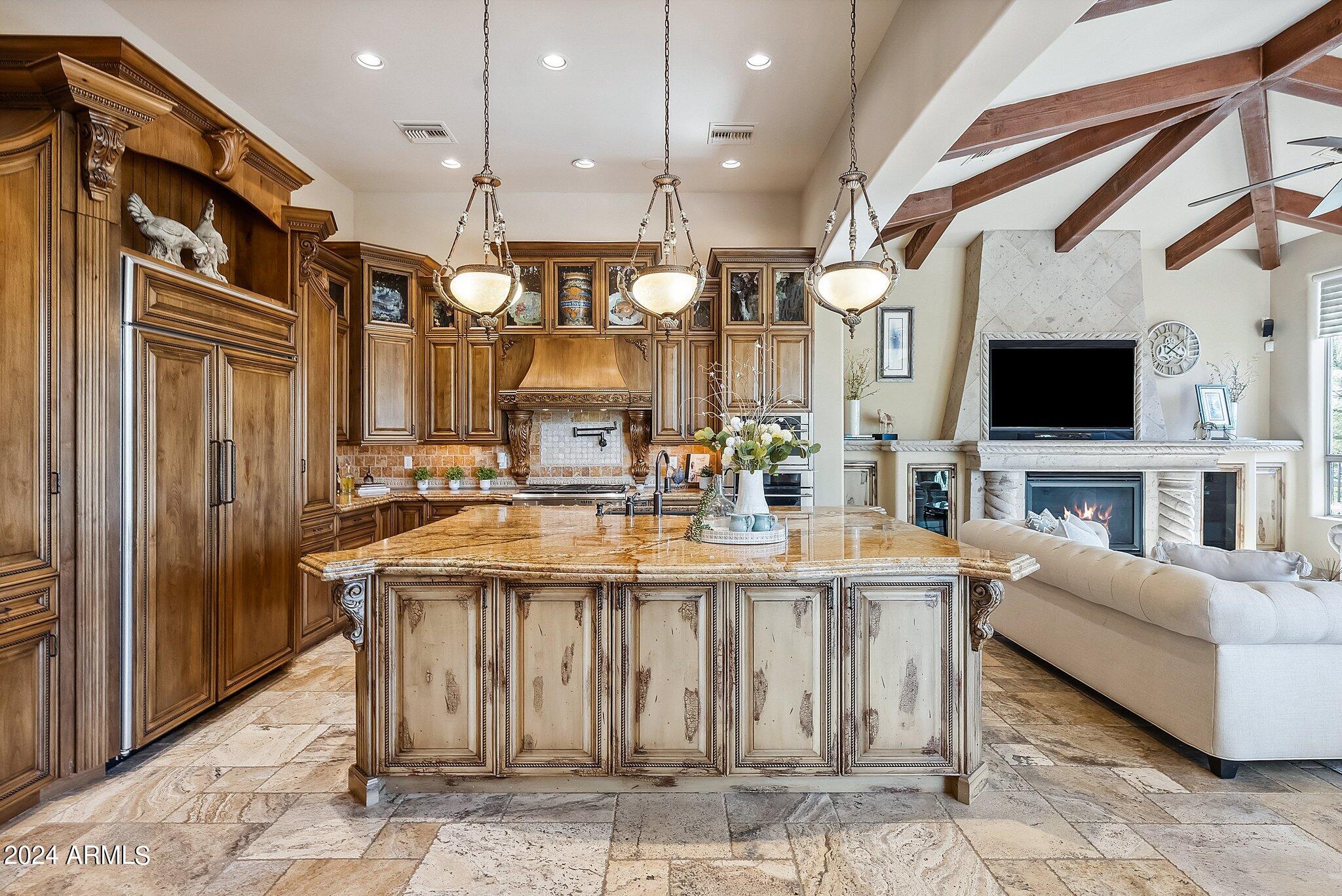 3914 N PINNACLE HILLS Circle