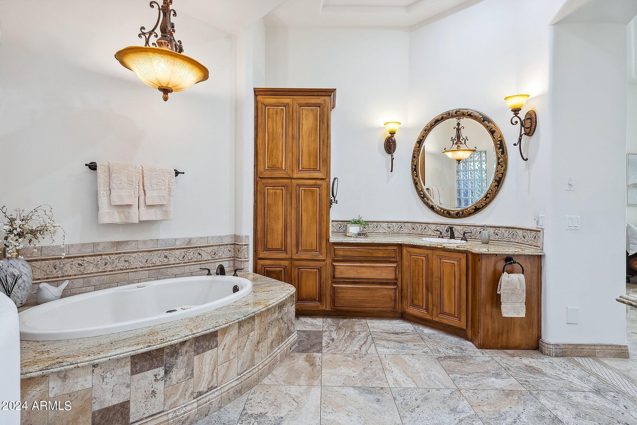 3914 N PINNACLE HILLS Circle