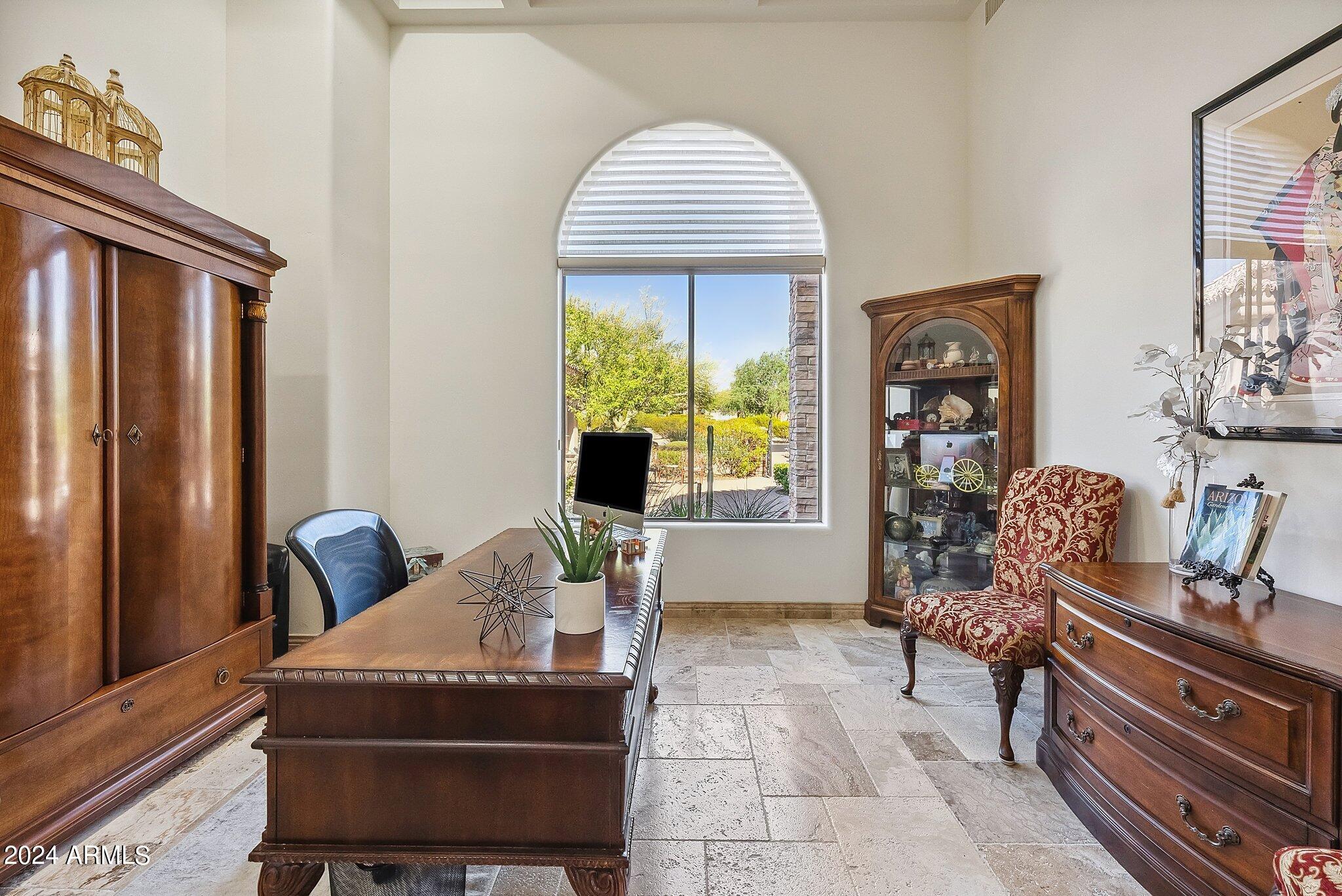 3914 N PINNACLE HILLS Circle