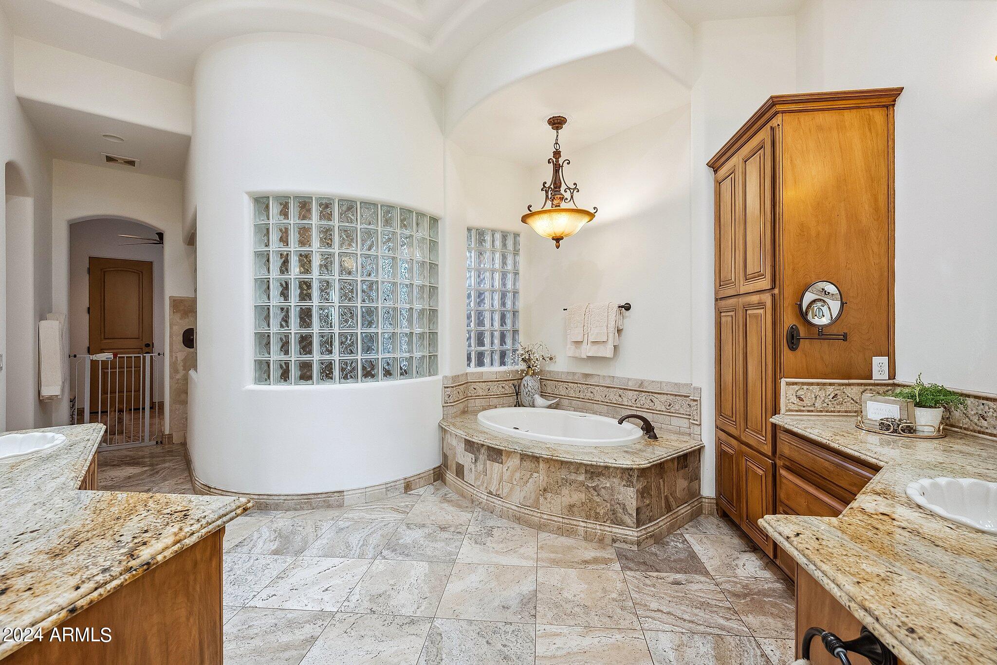 3914 N PINNACLE HILLS Circle