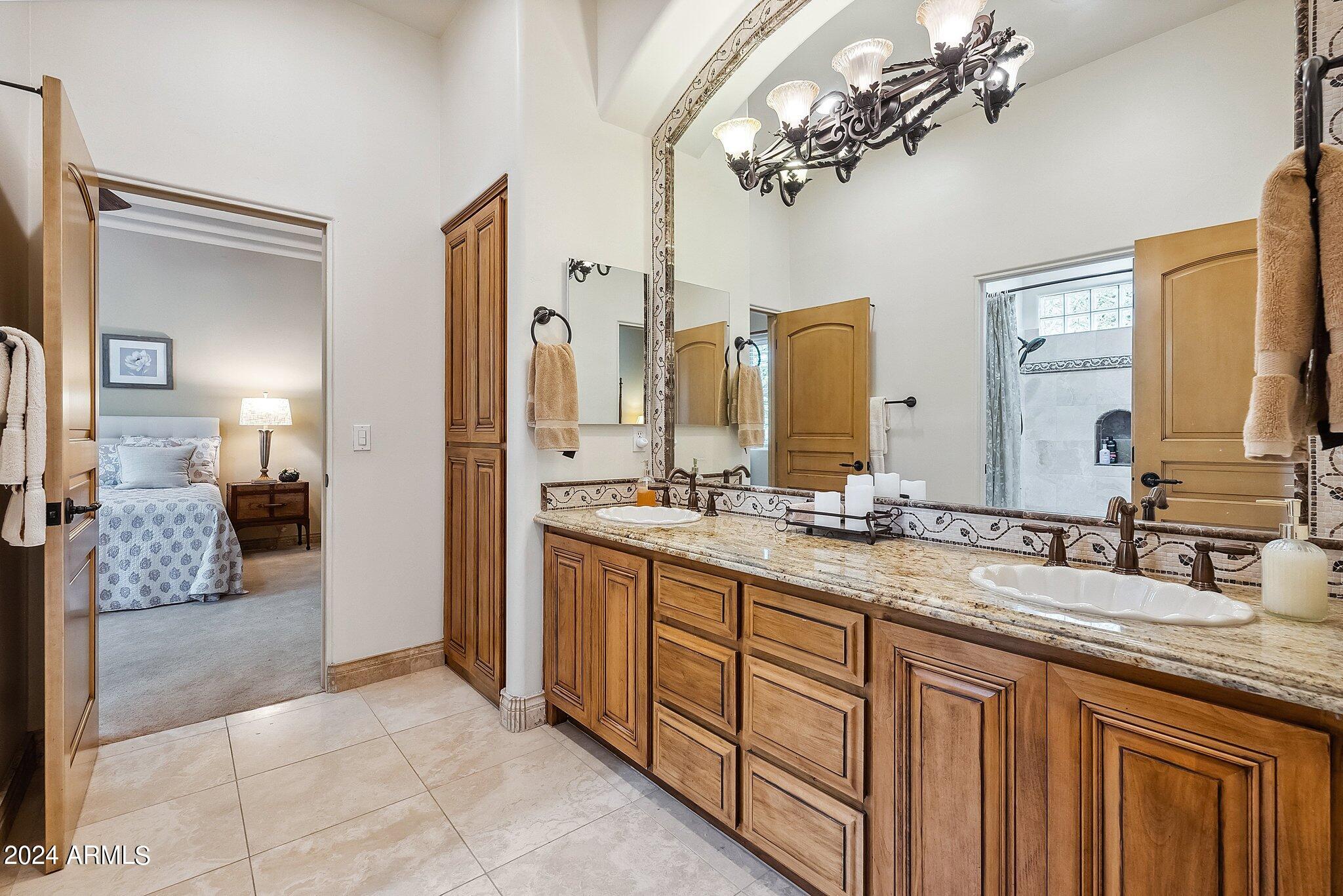 3914 N PINNACLE HILLS Circle