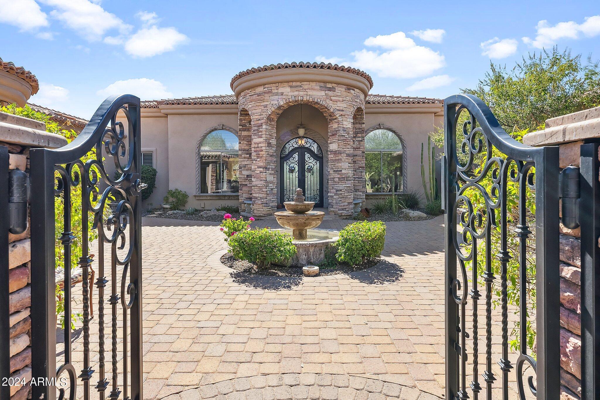 3914 N PINNACLE HILLS Circle