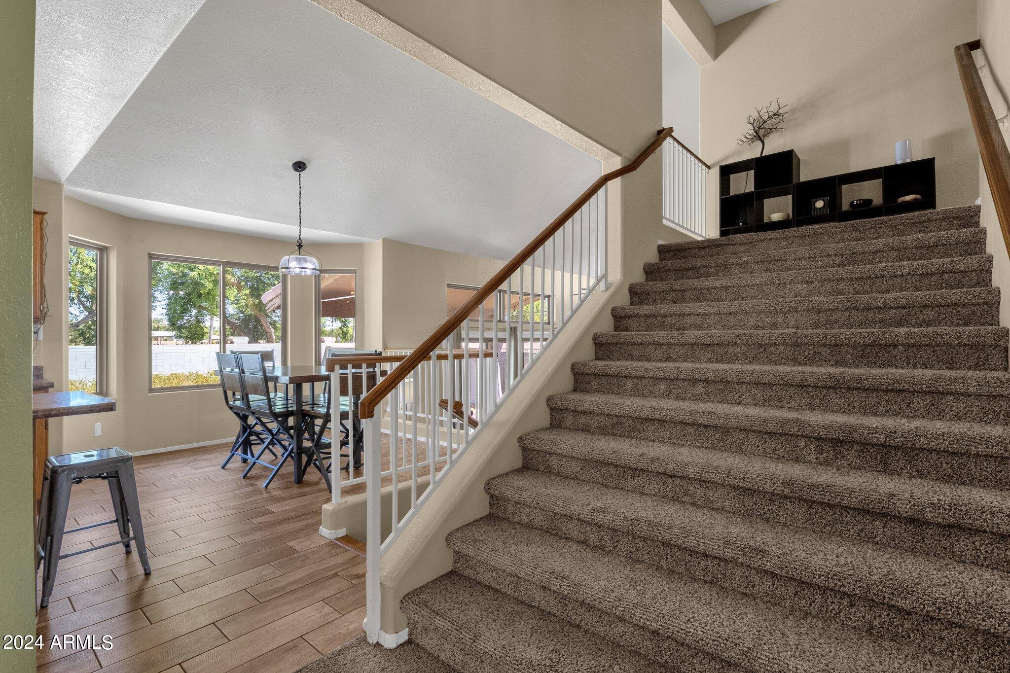 532 W CENTURY Avenue