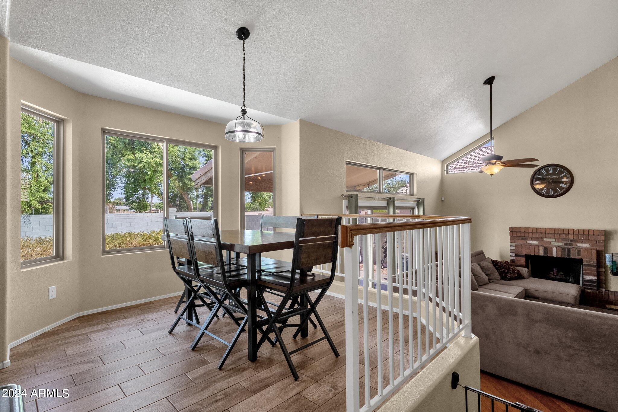 532 W CENTURY Avenue