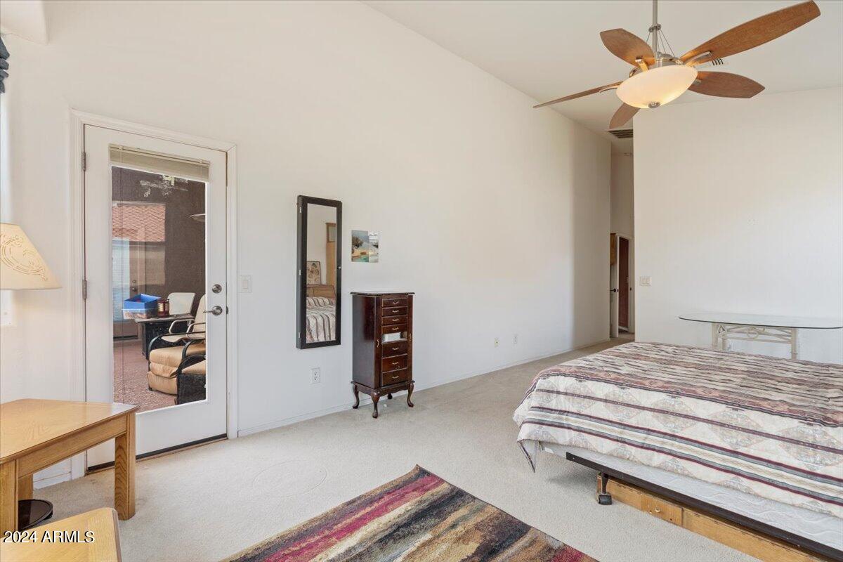 1518 E FONTANA Drive
