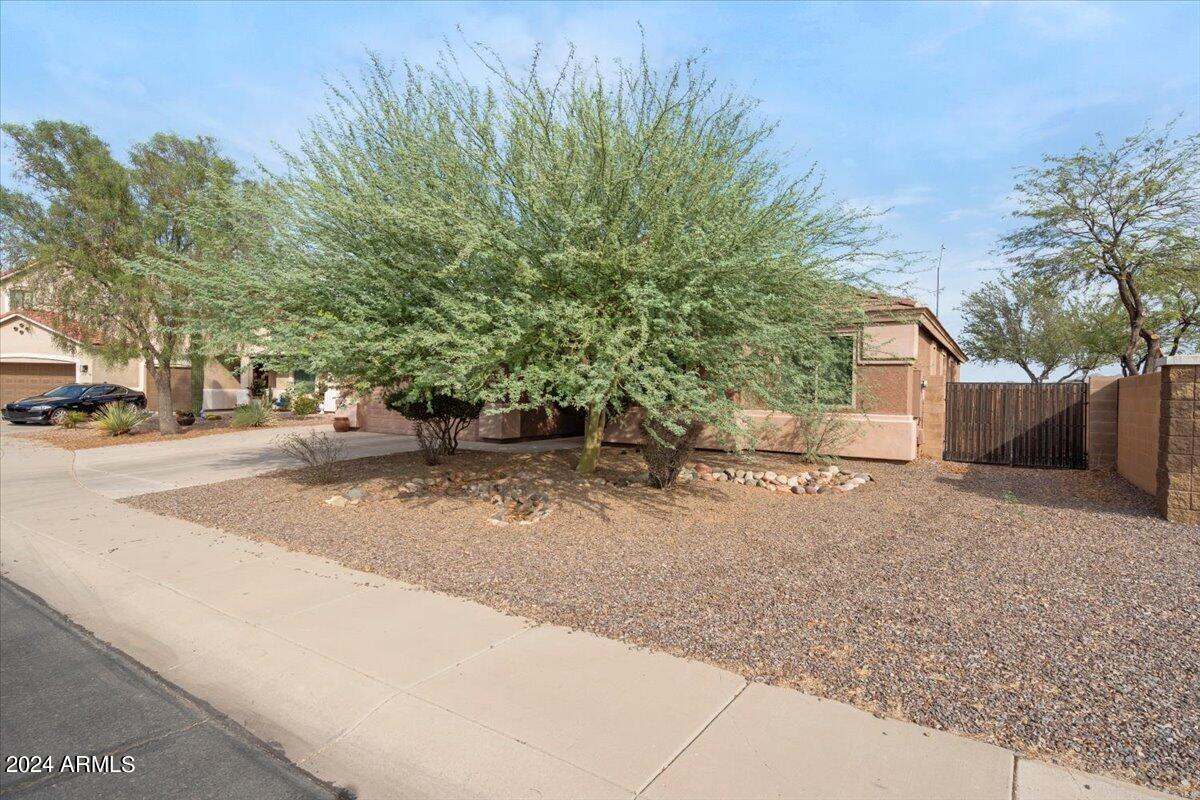 1518 E FONTANA Drive