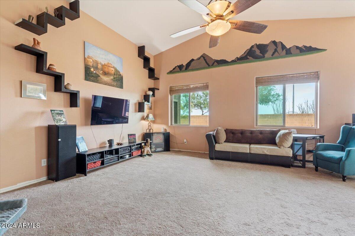 1518 E FONTANA Drive