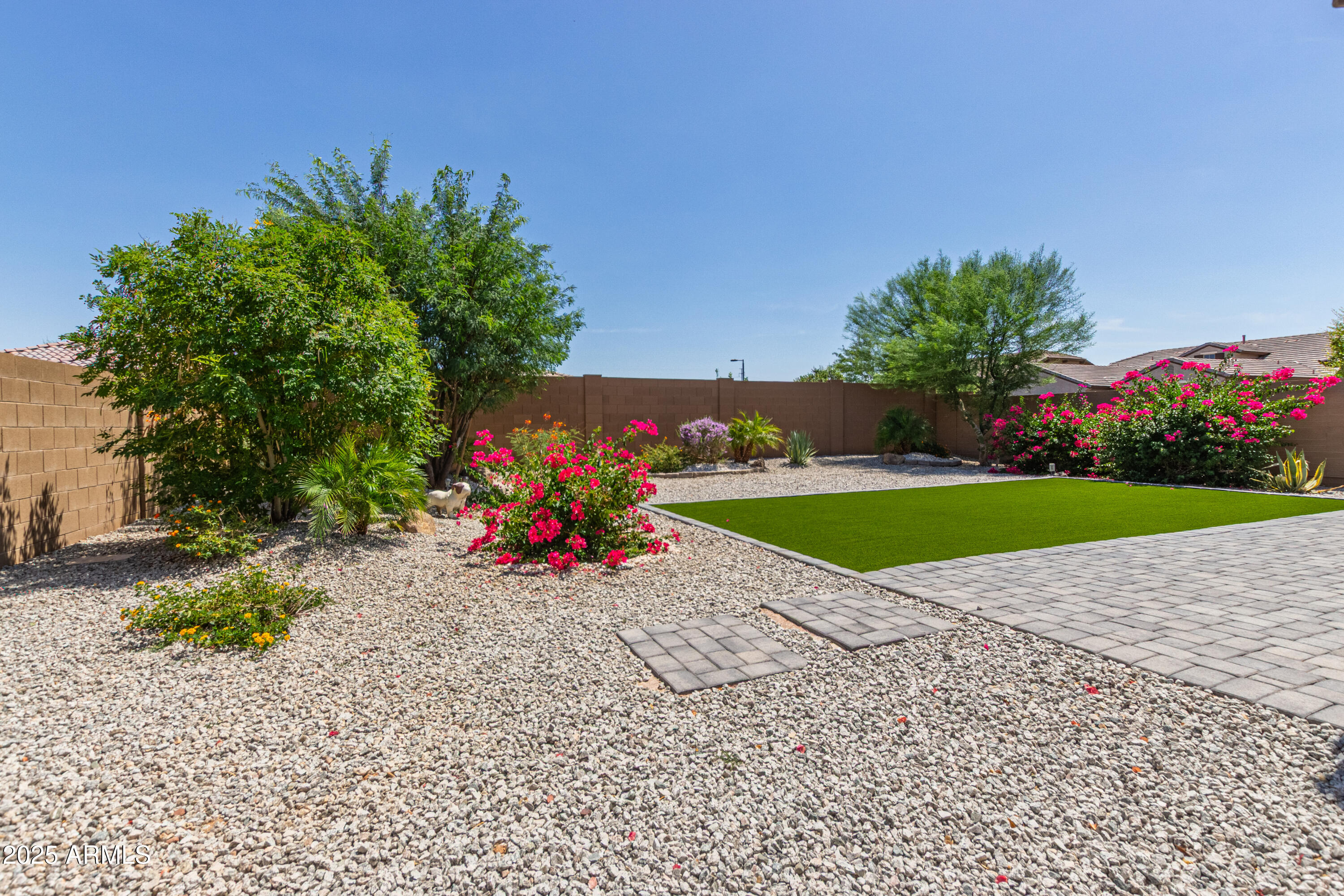 2837 W MINTON Street