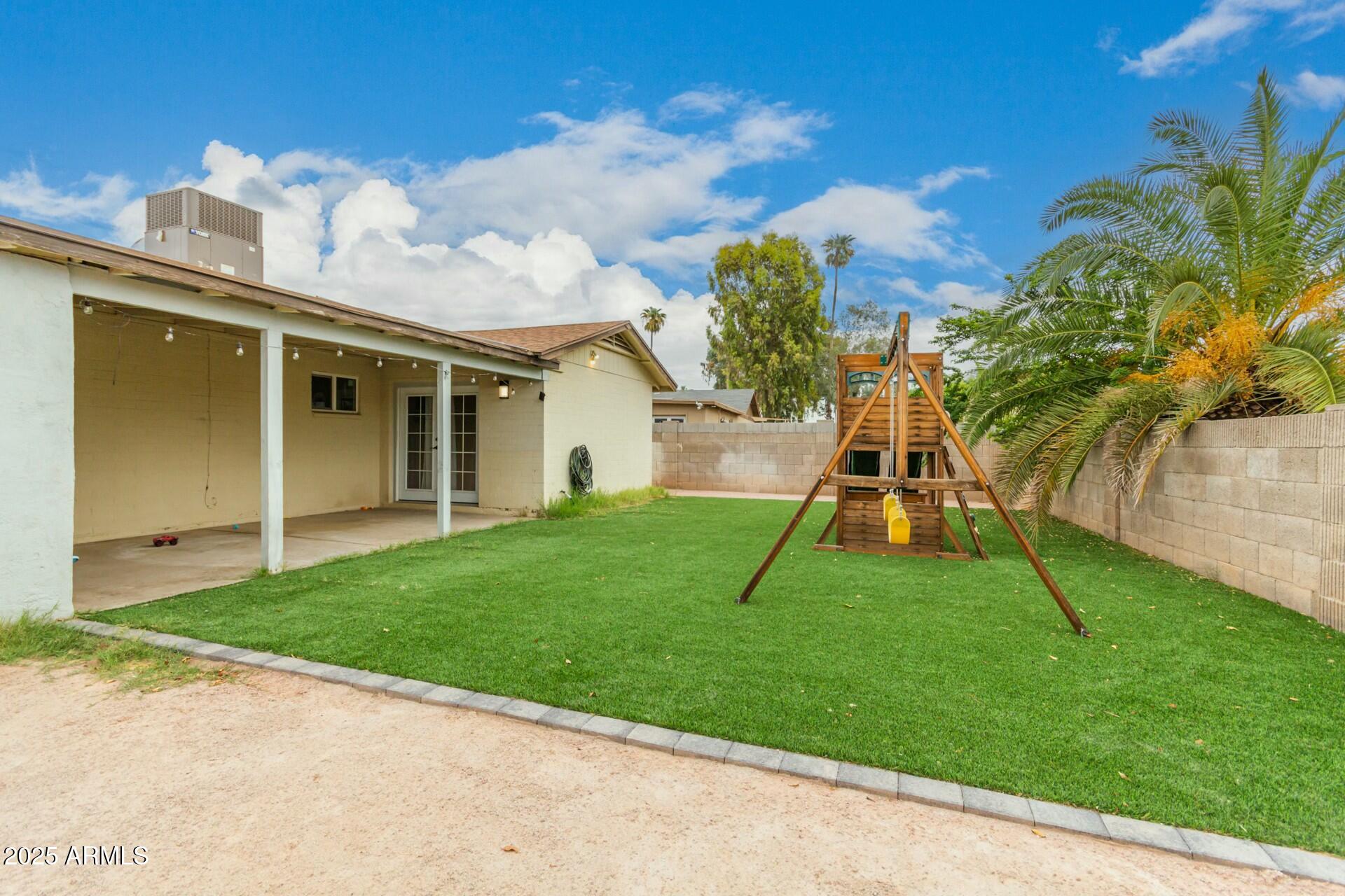 7605 W AVALON Drive