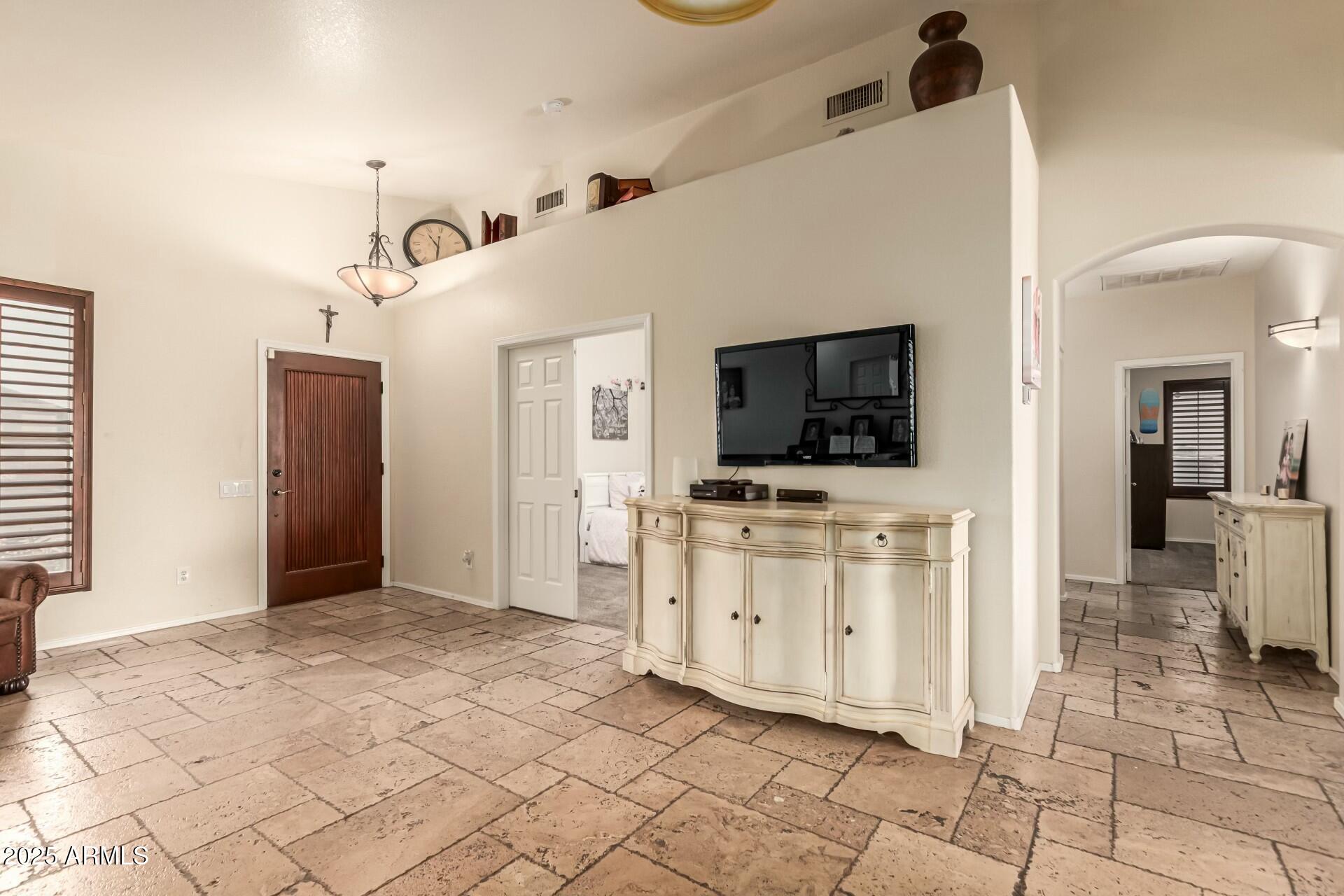 4630 E MOUNTAIN VISTA Drive