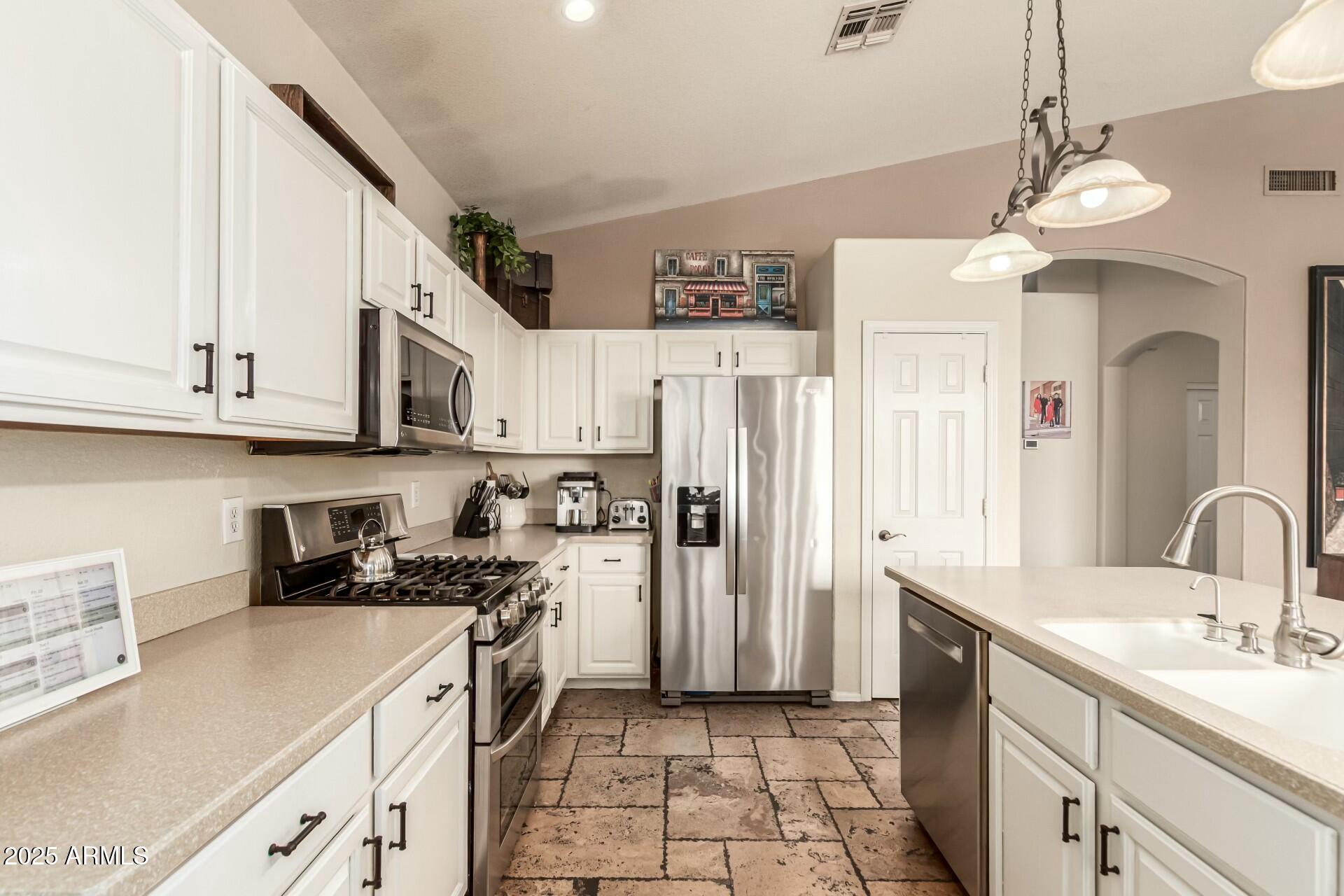 4630 E MOUNTAIN VISTA Drive