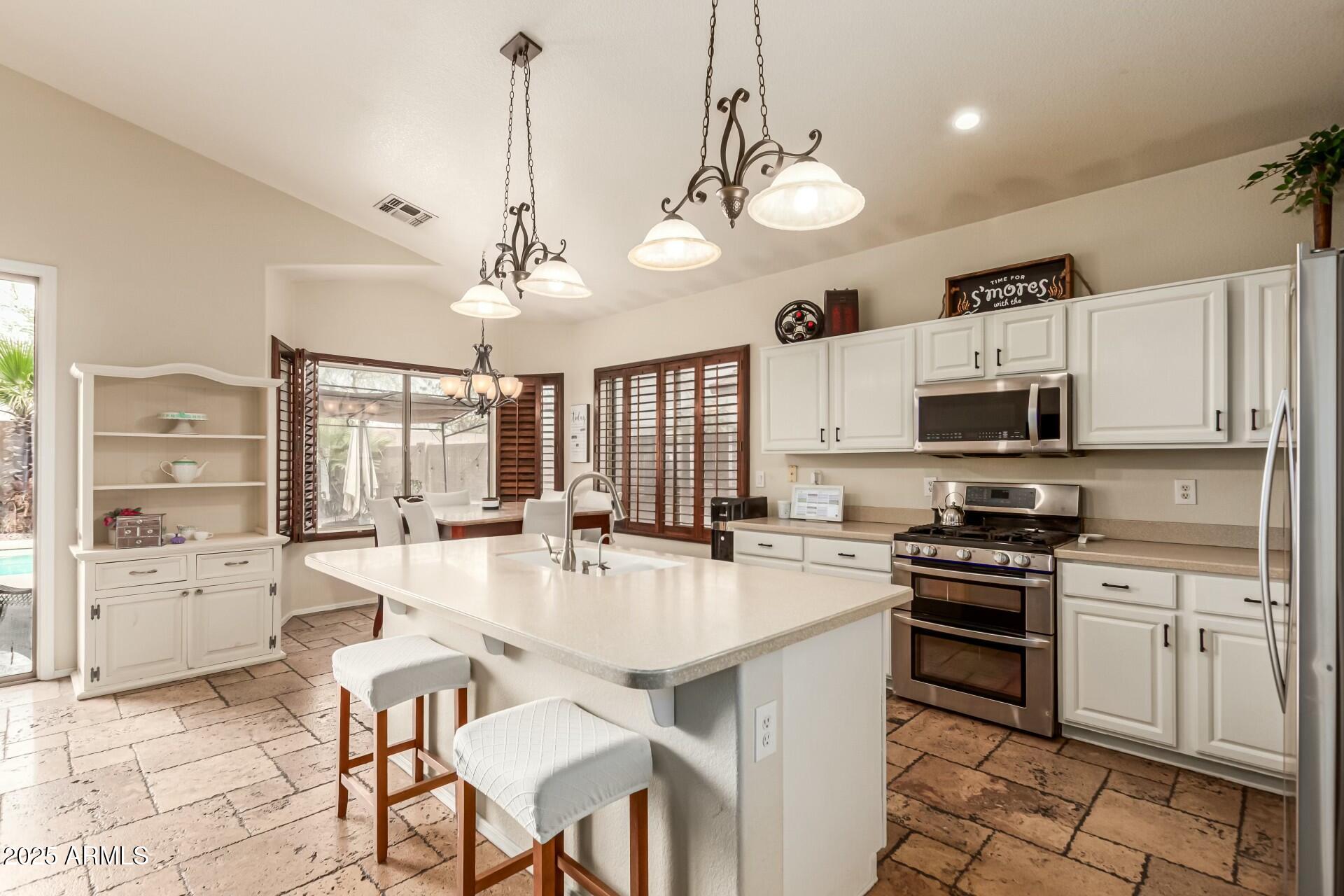 4630 E MOUNTAIN VISTA Drive