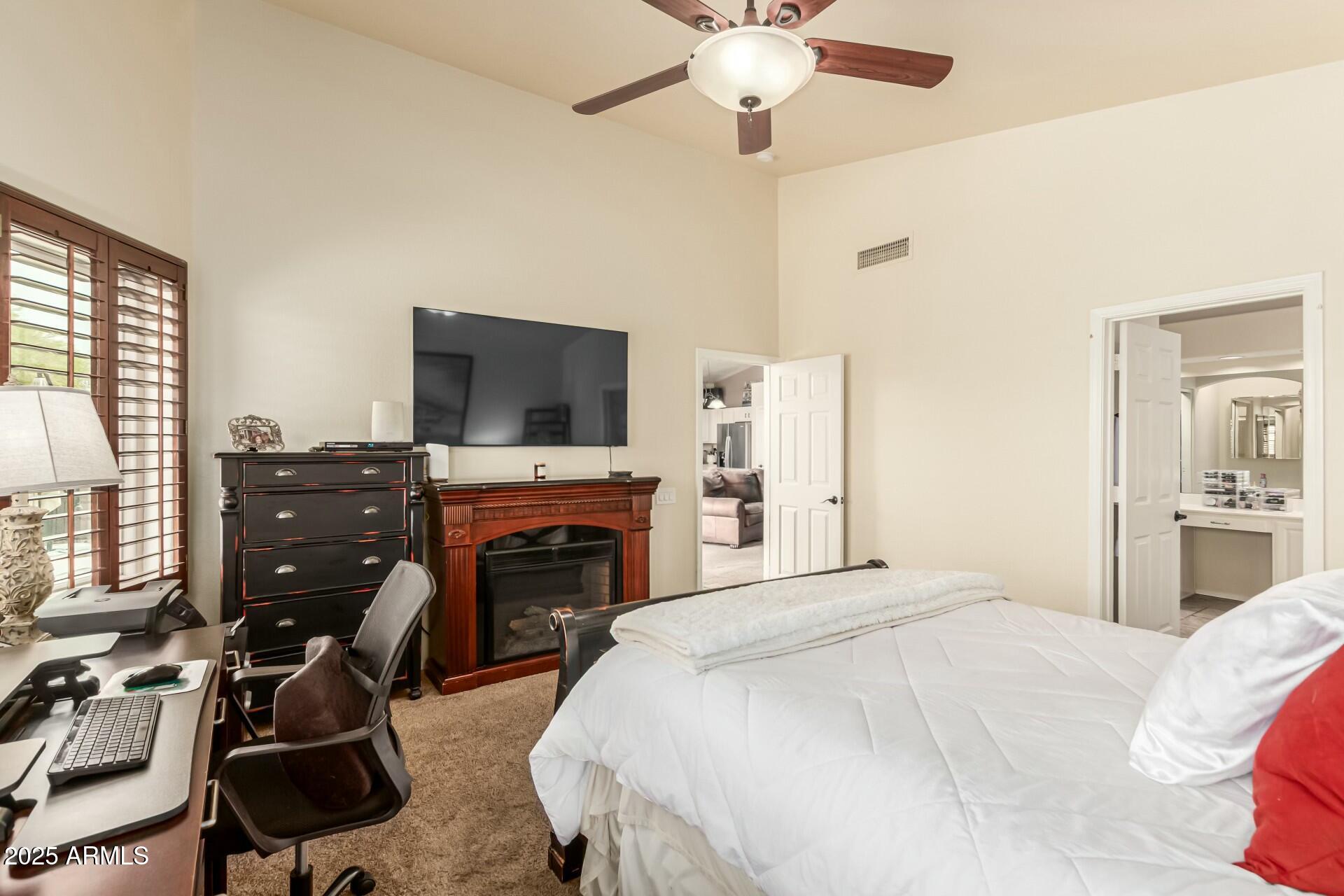 4630 E MOUNTAIN VISTA Drive