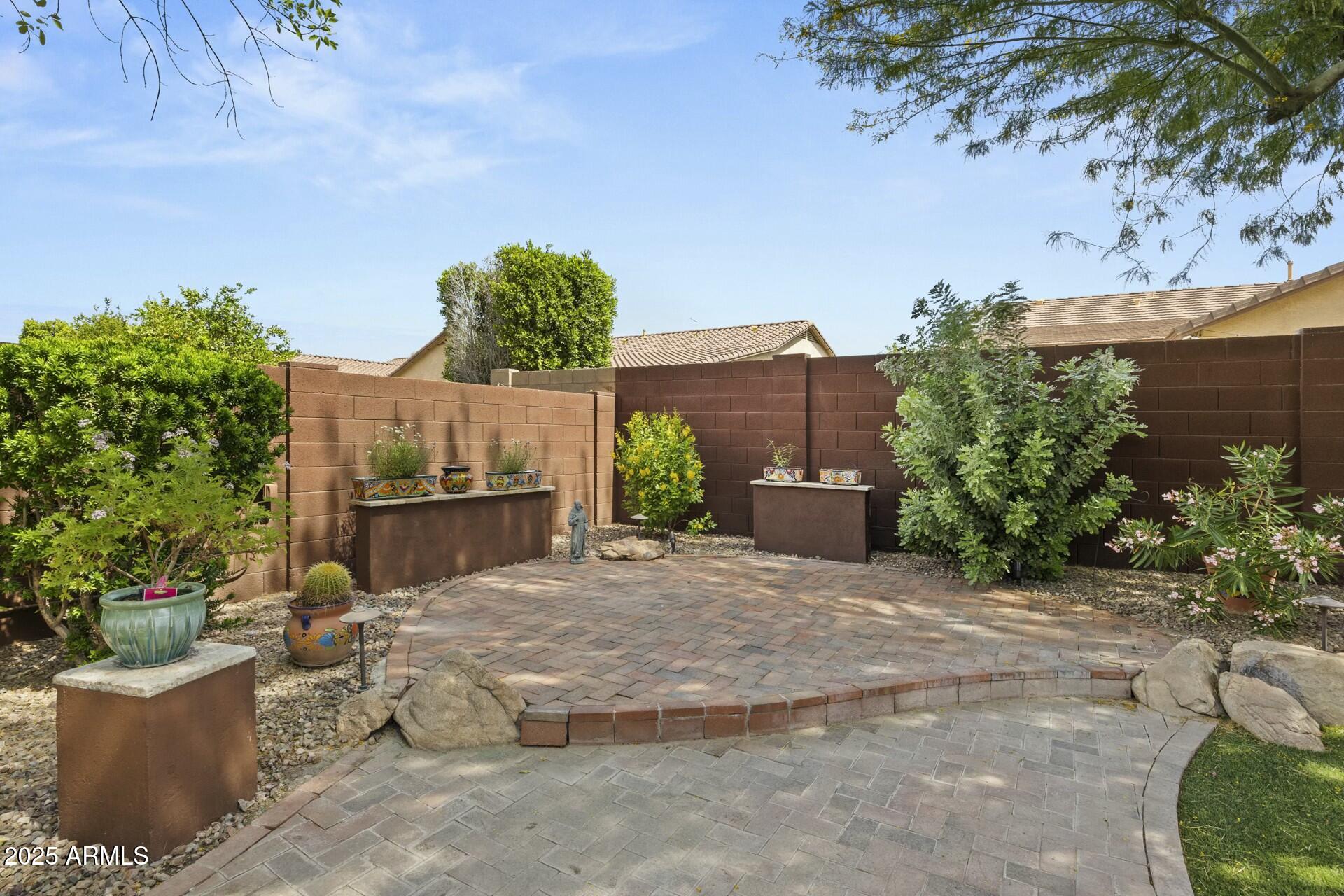 2226 W PERIWINKLE Way