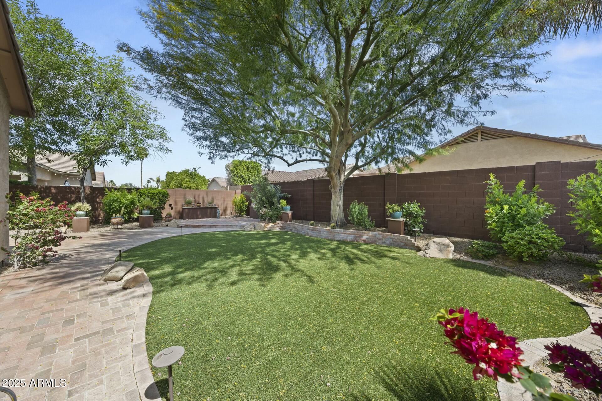 2226 W PERIWINKLE Way