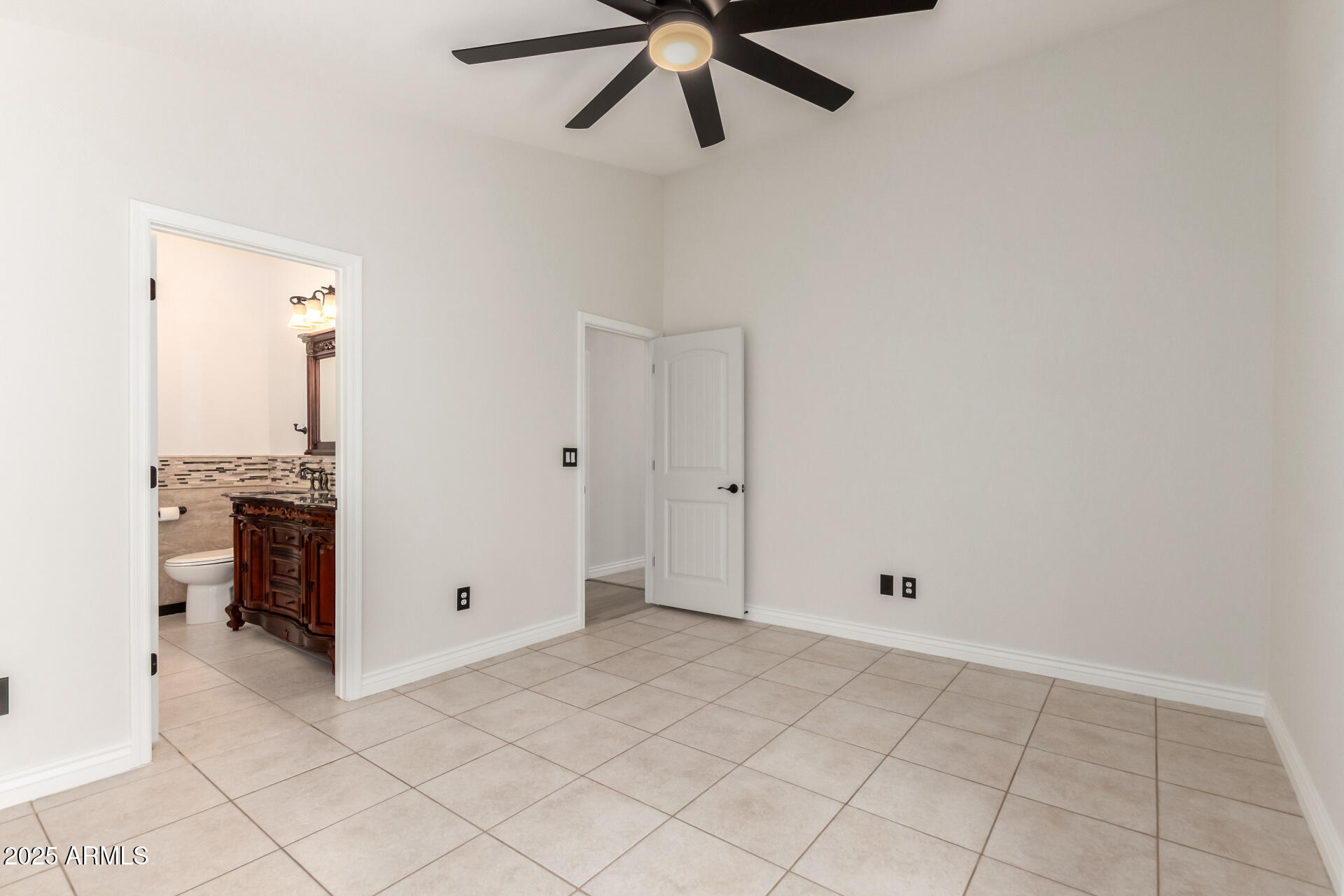 4387 E HARTFORD Avenue, Phoenix