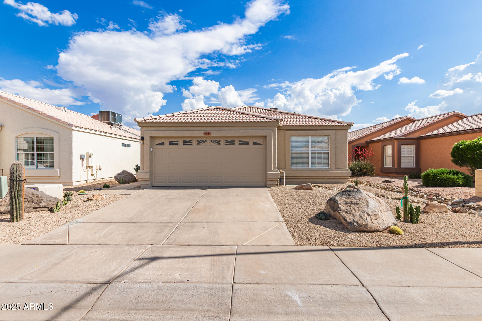 4387 E HARTFORD Avenue, Phoenix