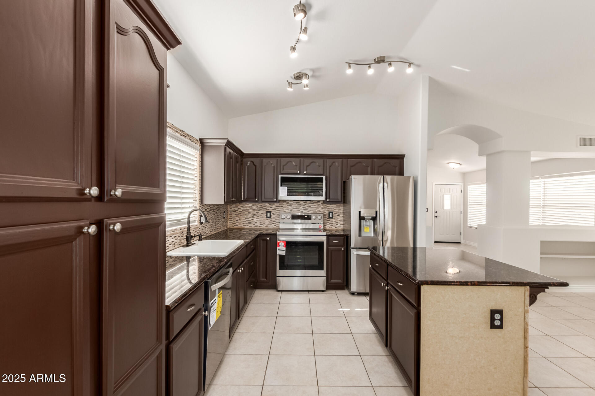 4387 E HARTFORD Avenue, Phoenix