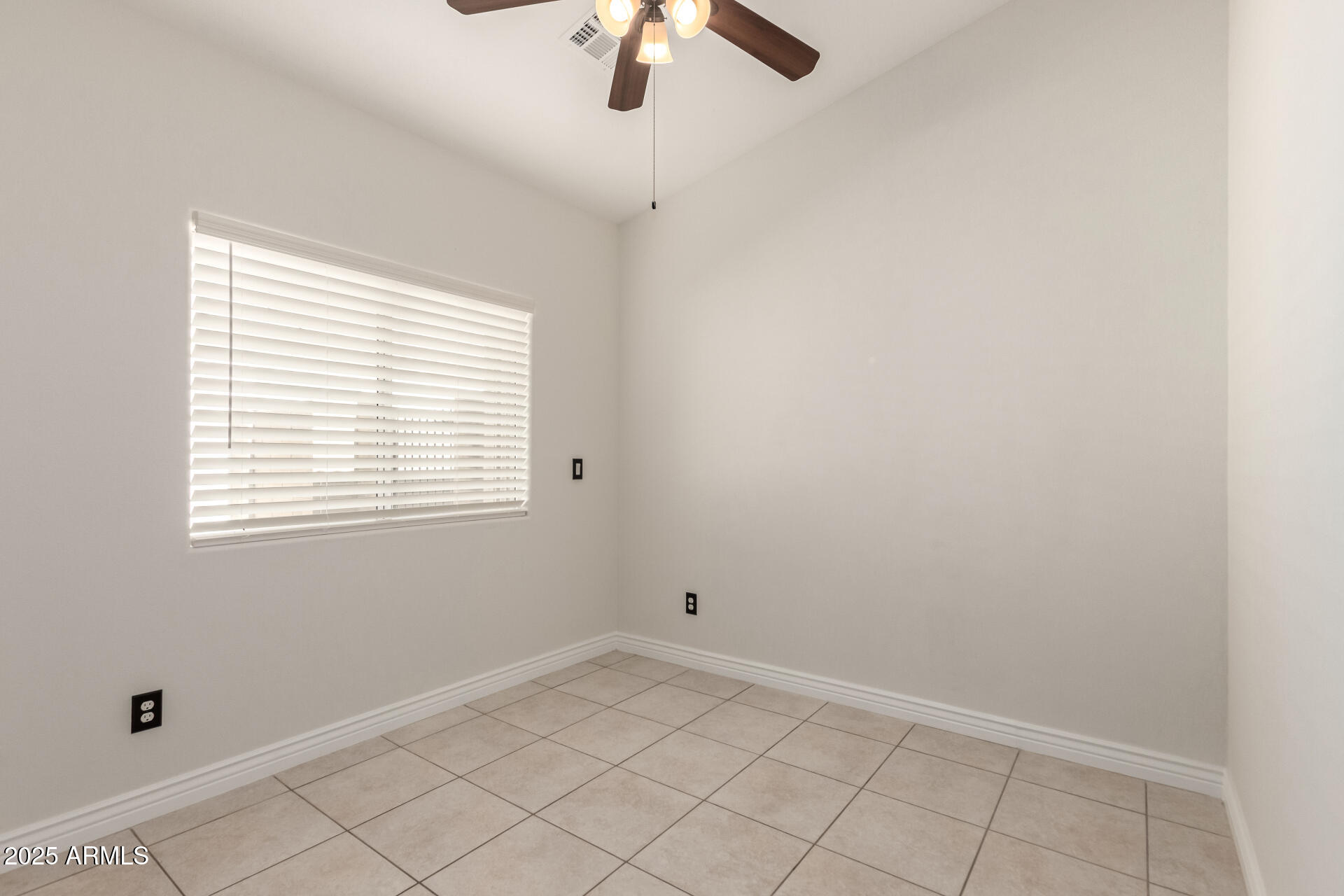 4387 E HARTFORD Avenue, Phoenix