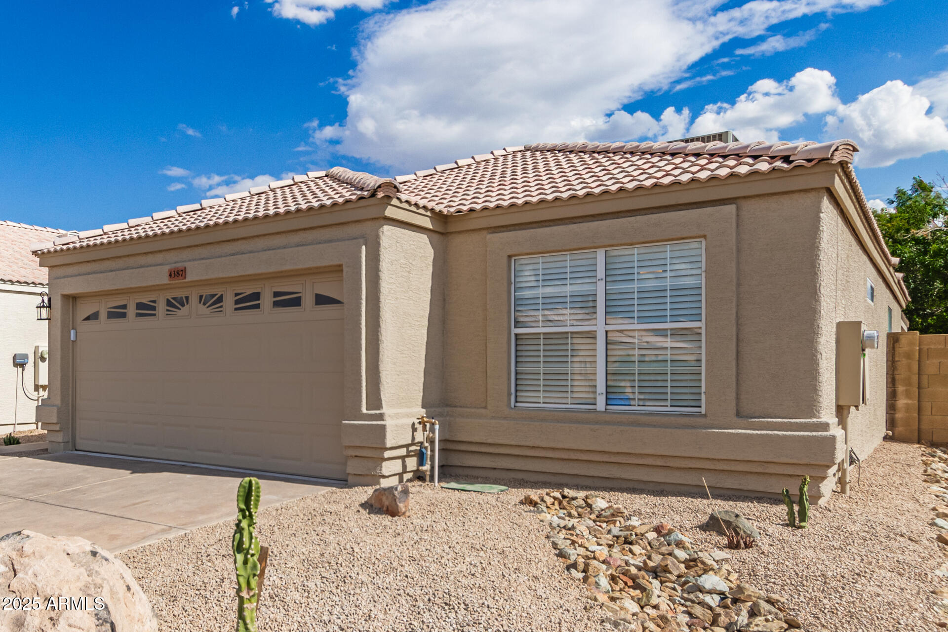 4387 E HARTFORD Avenue, Phoenix