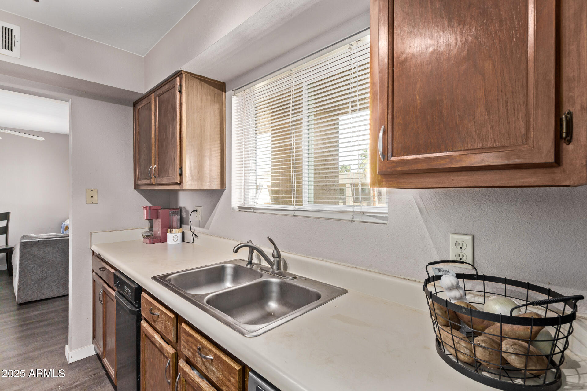 7474 E EARLL Drive, 311