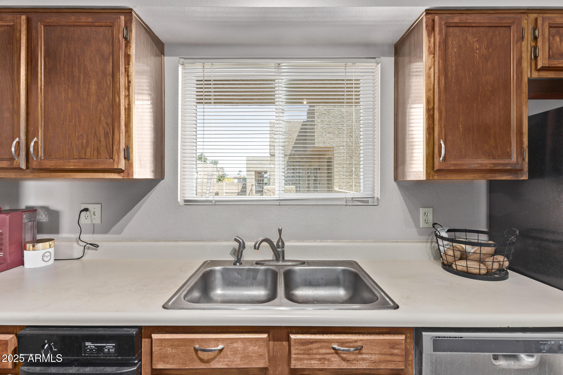 7474 E EARLL Drive, 311
