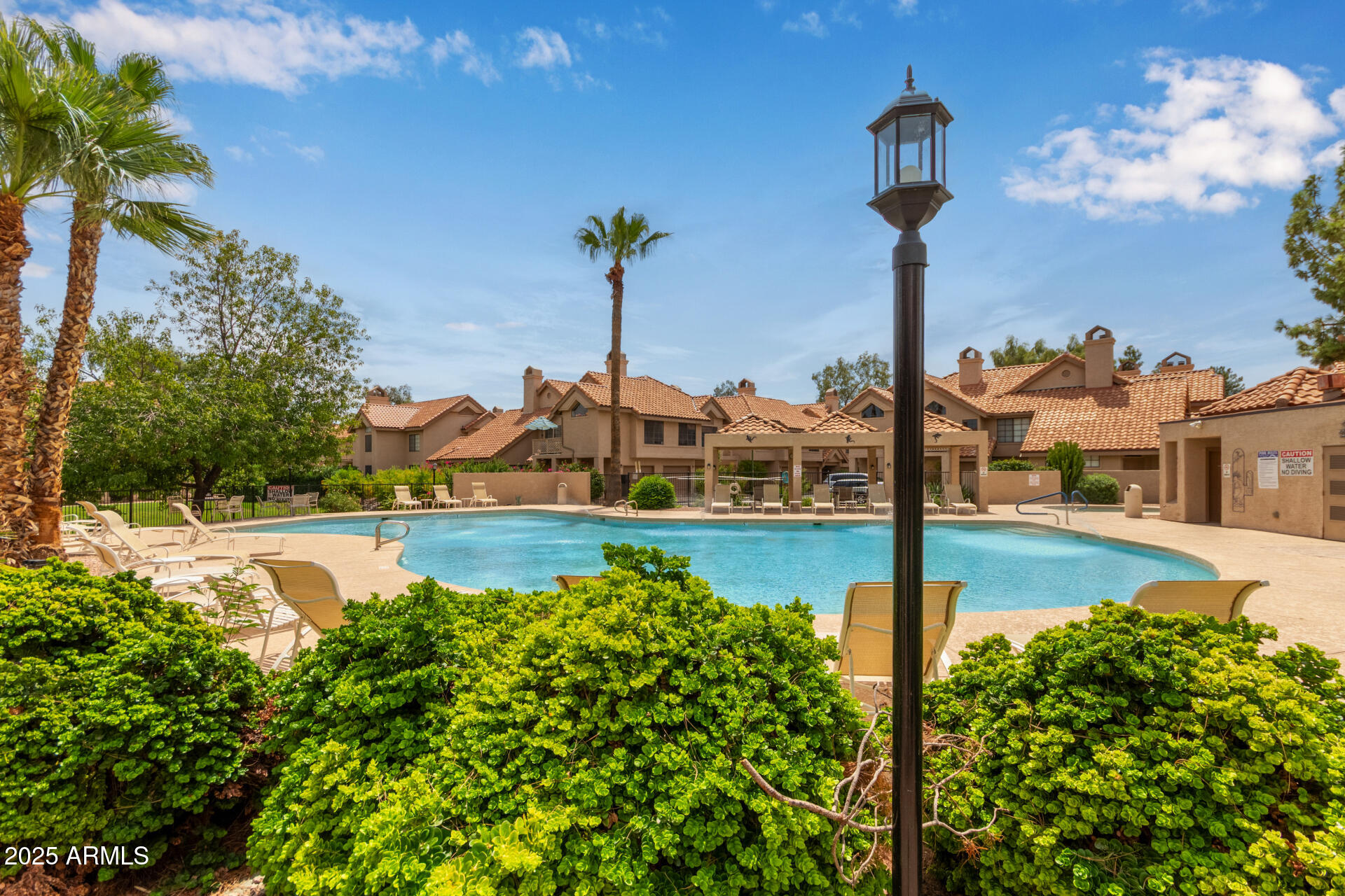 1001 N PASADENA Street, 3, Mesa Unit: 3