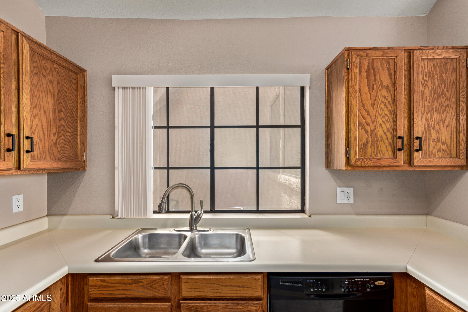 1001 N PASADENA Street, 3, Mesa Unit: 3