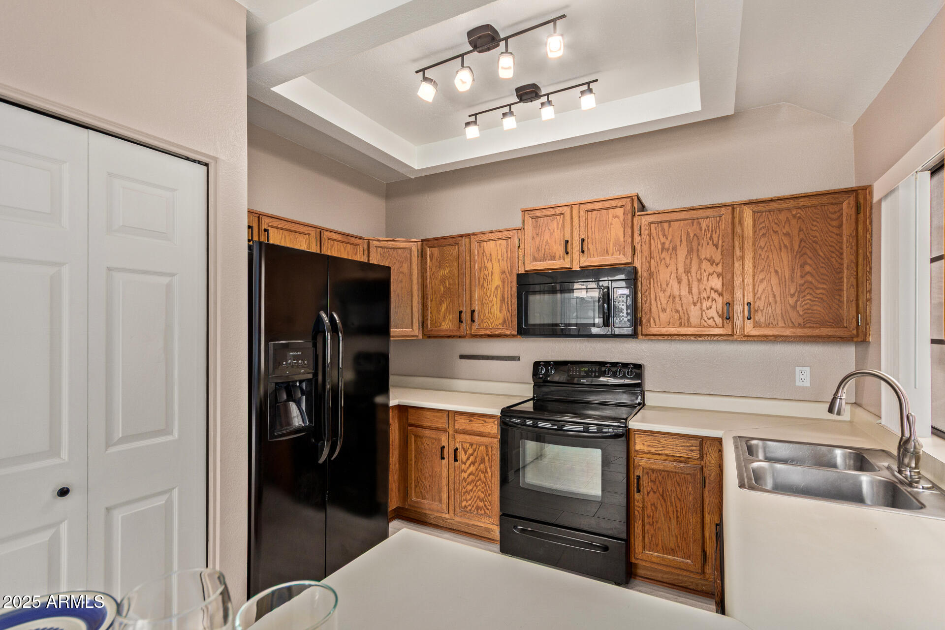 1001 N PASADENA Street, 3, Mesa Unit: 3